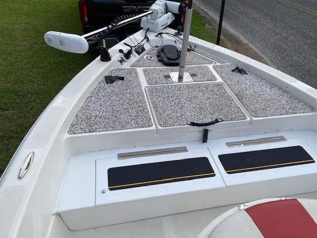 2012 Skeeter ZX200 boat with gray deck and equipment.