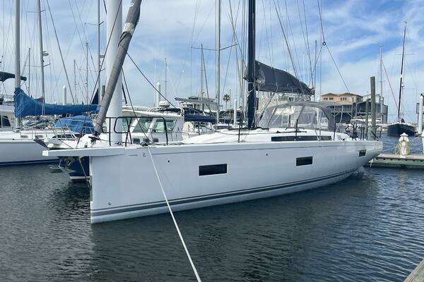 2023 Beneteau First 44