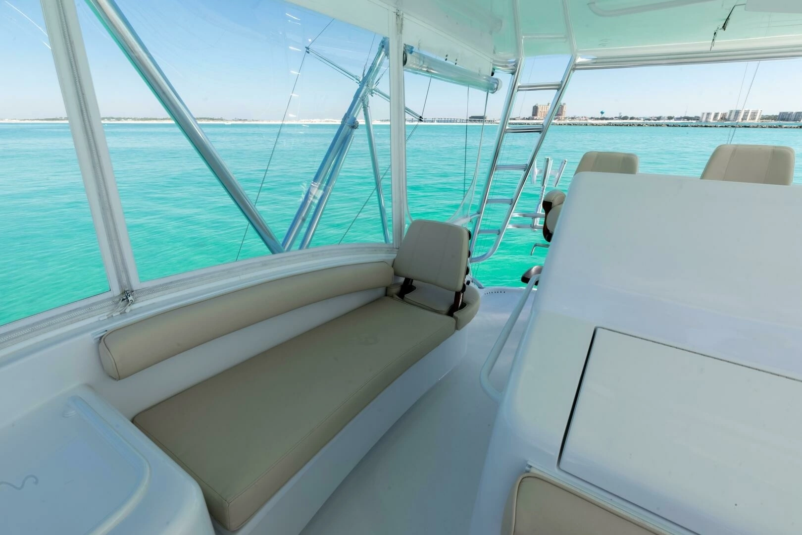 2016 Hatteras GT60 - Image 53