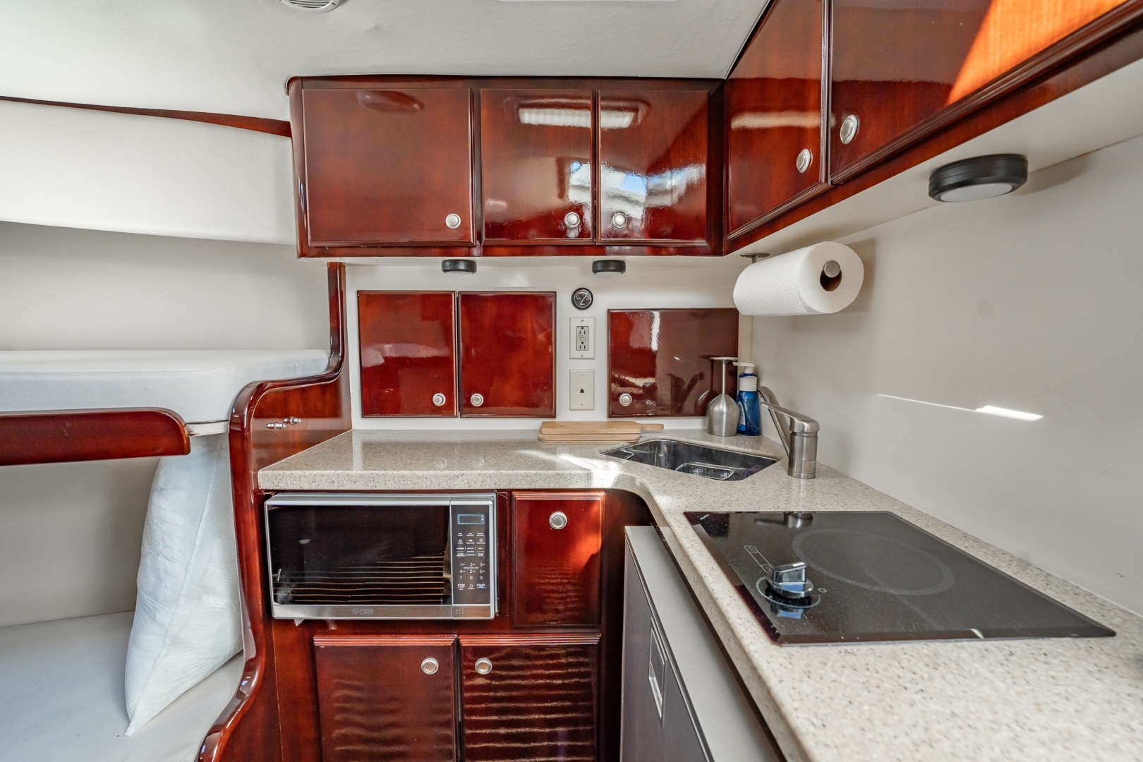 2004 Luhrs 320 Open - Image 43
