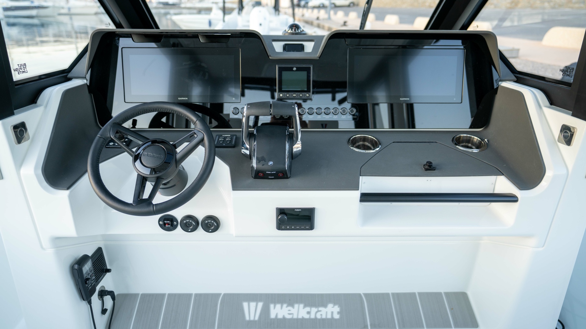 2027 Wellcraft 28 Explorer - Image 3