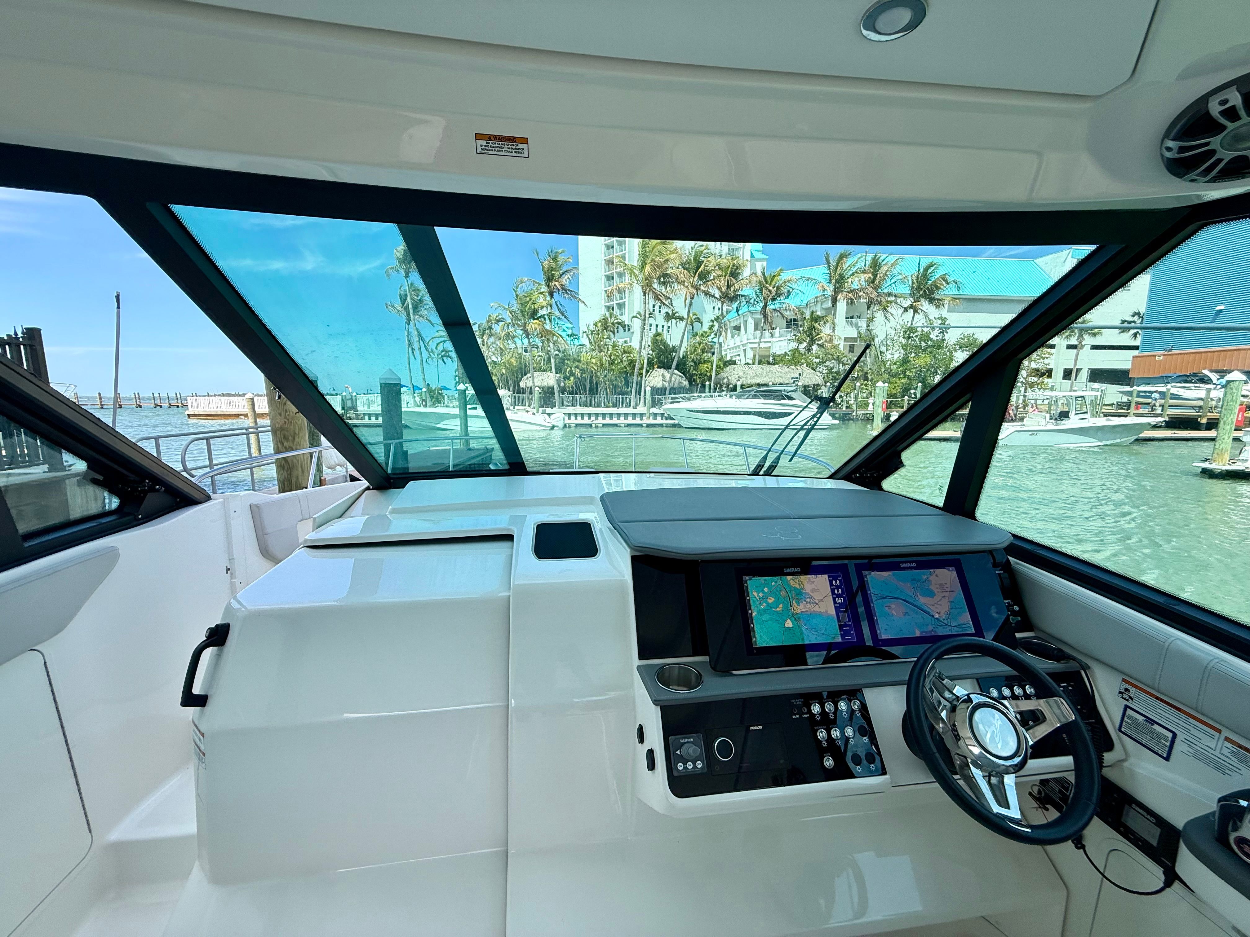2023 Sea Ray Sundancer 320 - 31