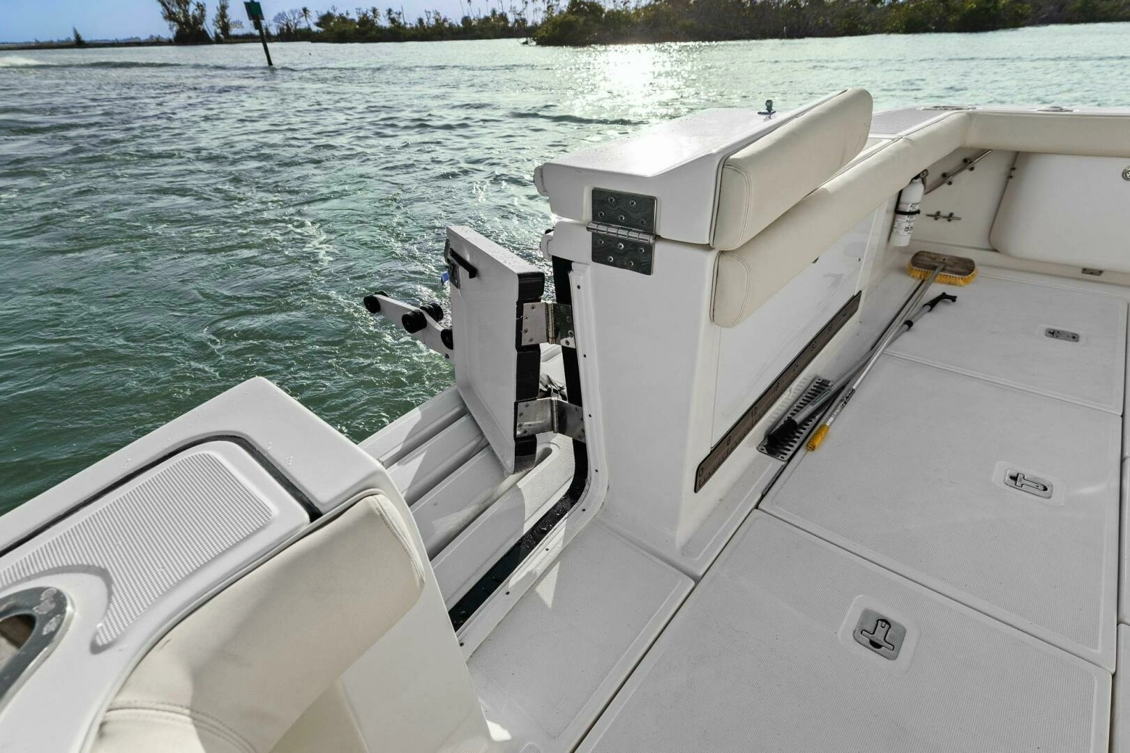2013 Tiara Yachts 3900 Convertible - Image 48