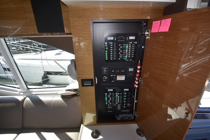 2019 Cruisers Yachts 45 Cantius - 25