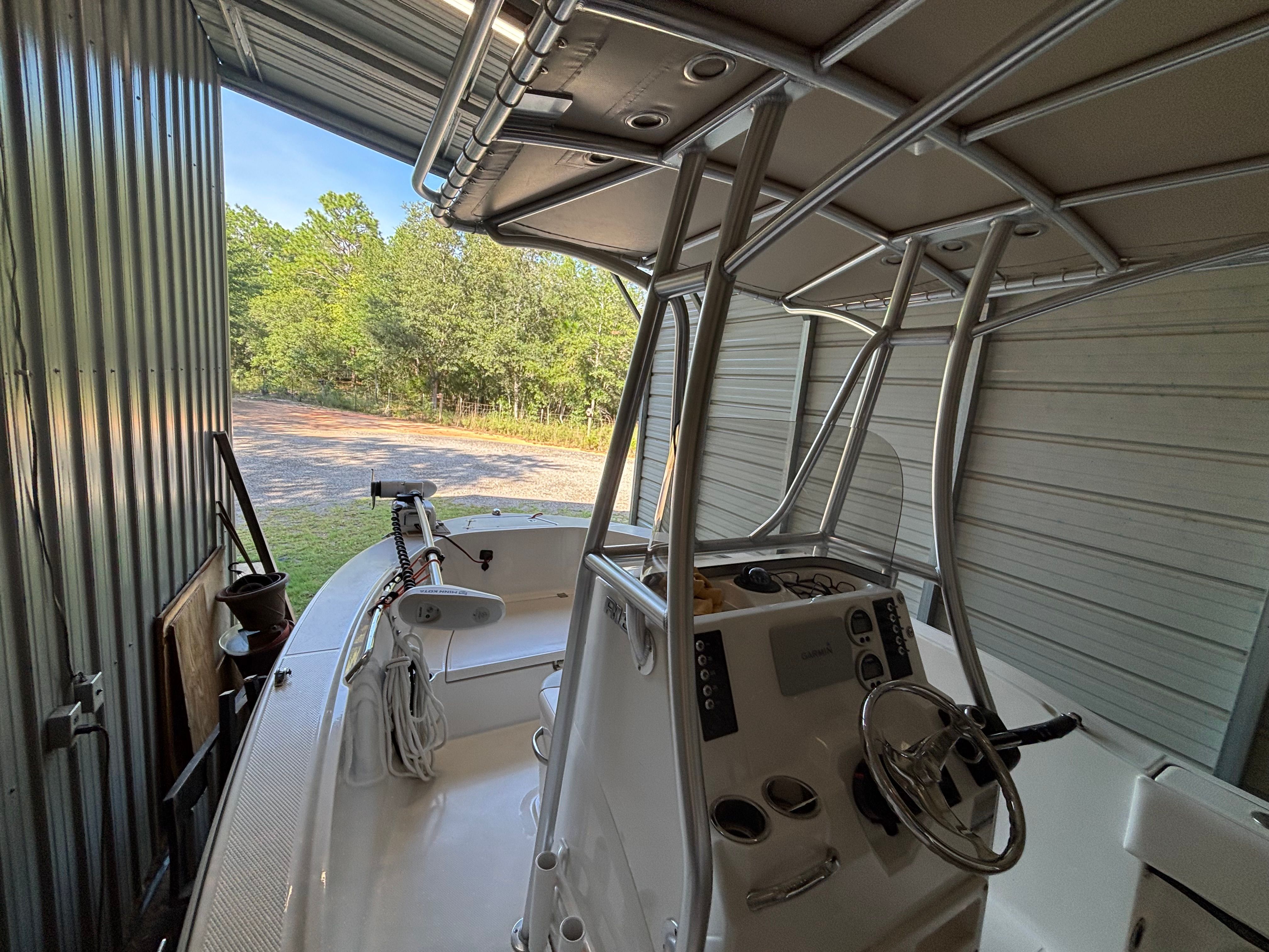 2017 Robalo R180 Center Console - 21
