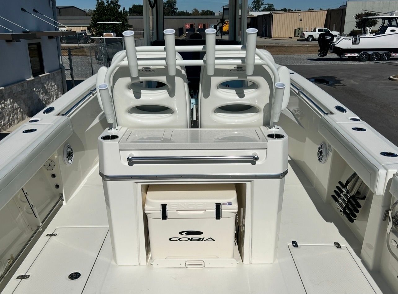 2026 Cobia 285CC - 20
