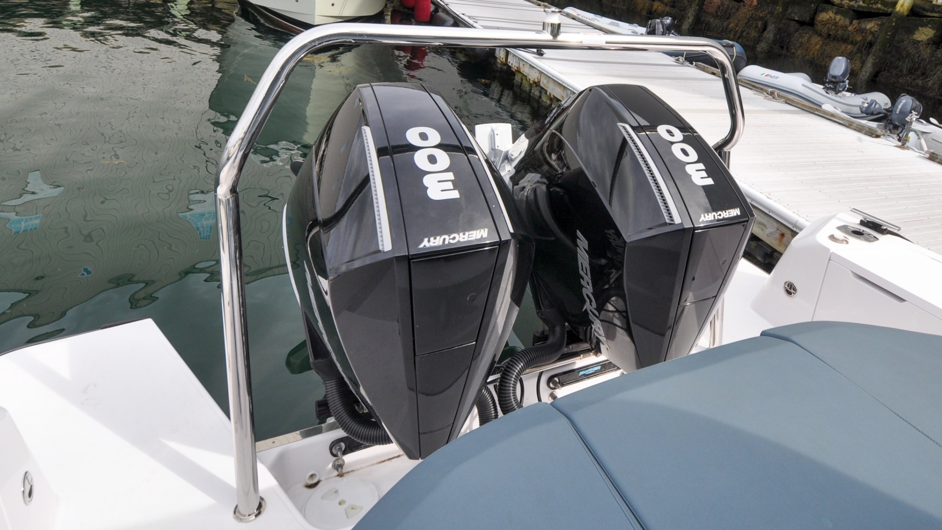 2022 Axopar 37XC - Image 9