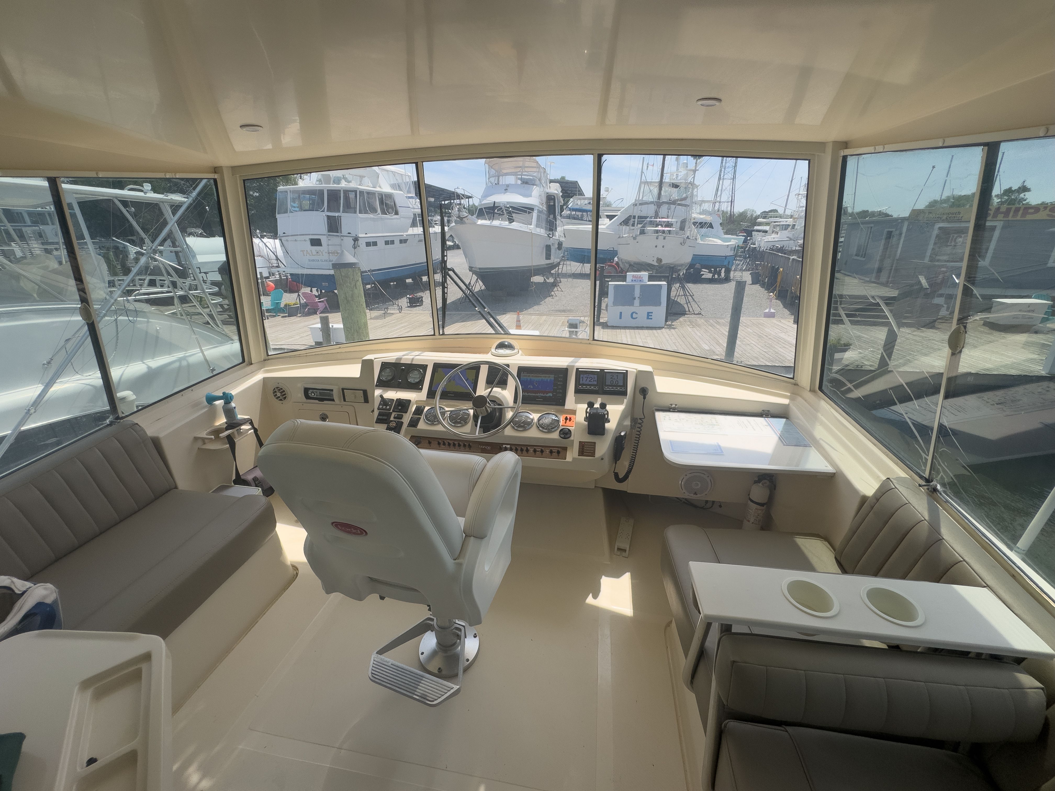 2006 Mainship 43 Trawler - 38