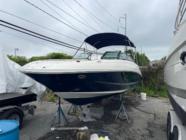 2013 Sea Ray 240 Sundeck