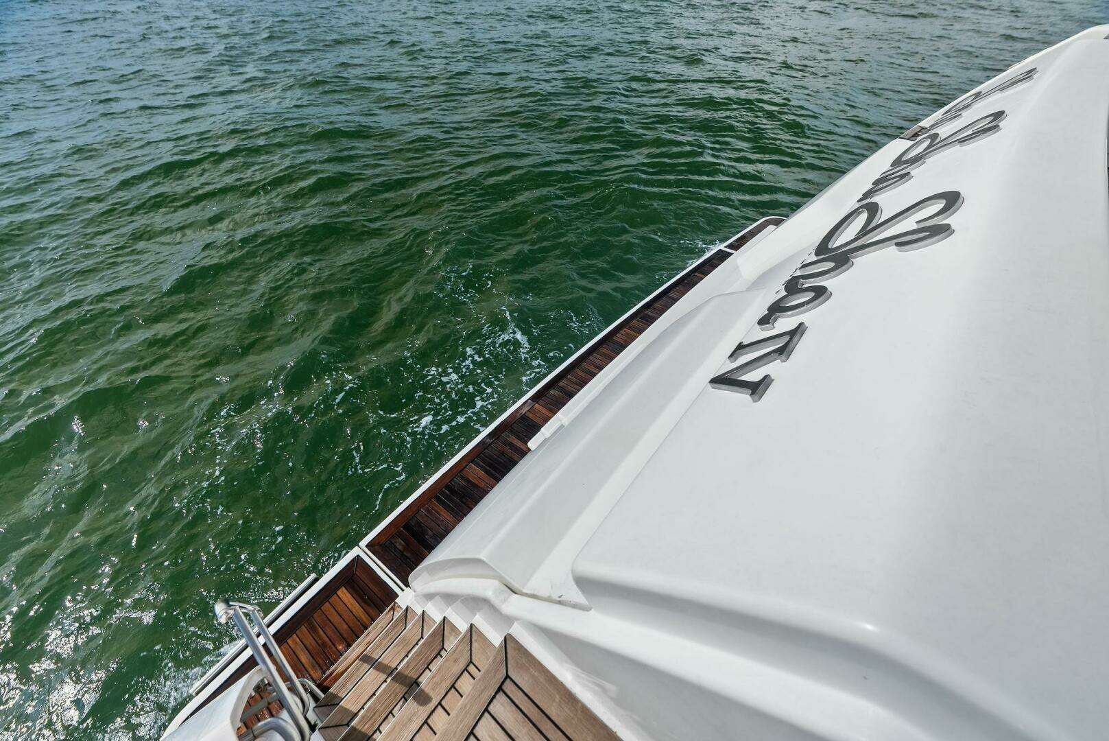 2014 Custom Line 100 - Image 24