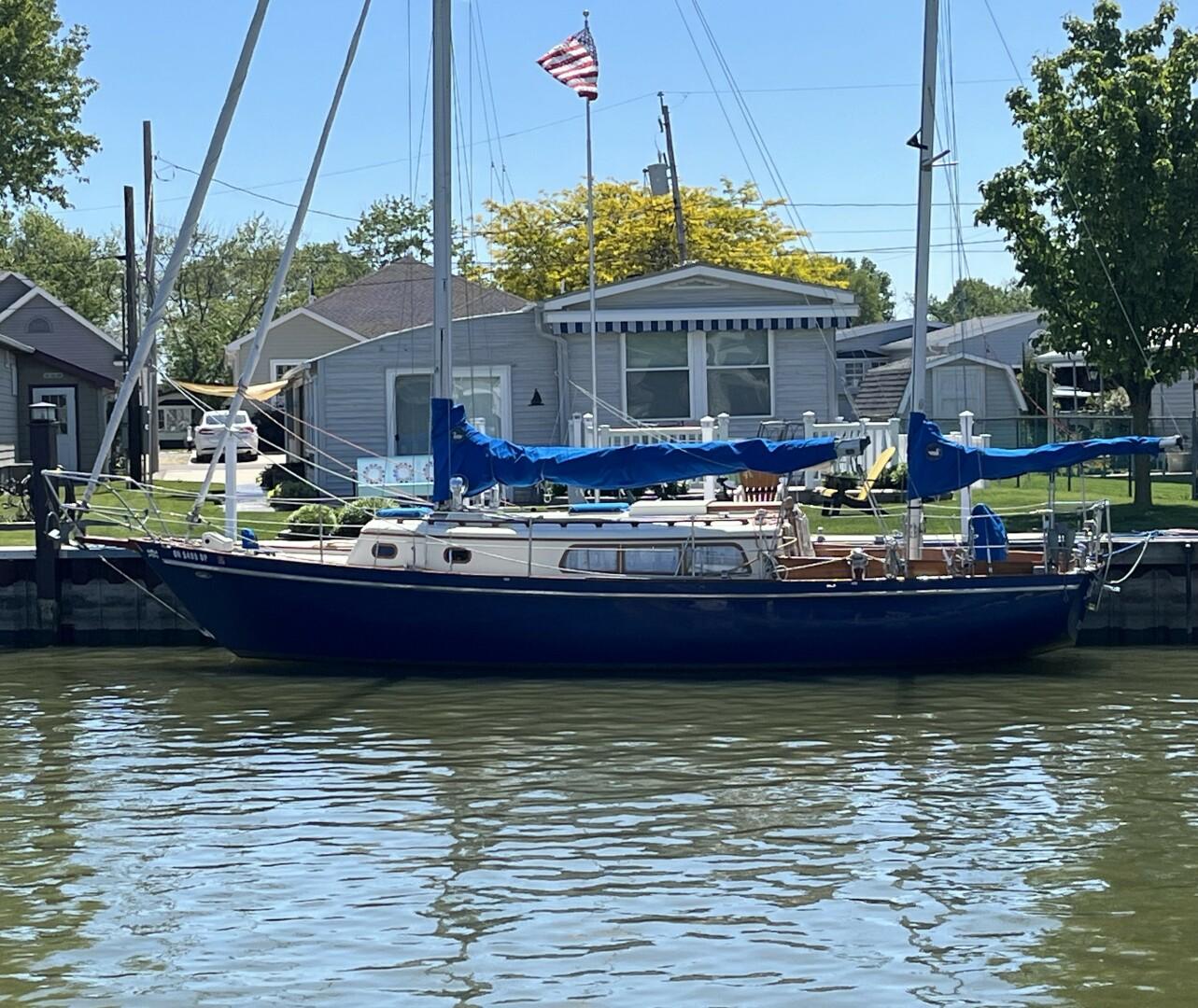 1978 Cheoy Lee Offshore 33