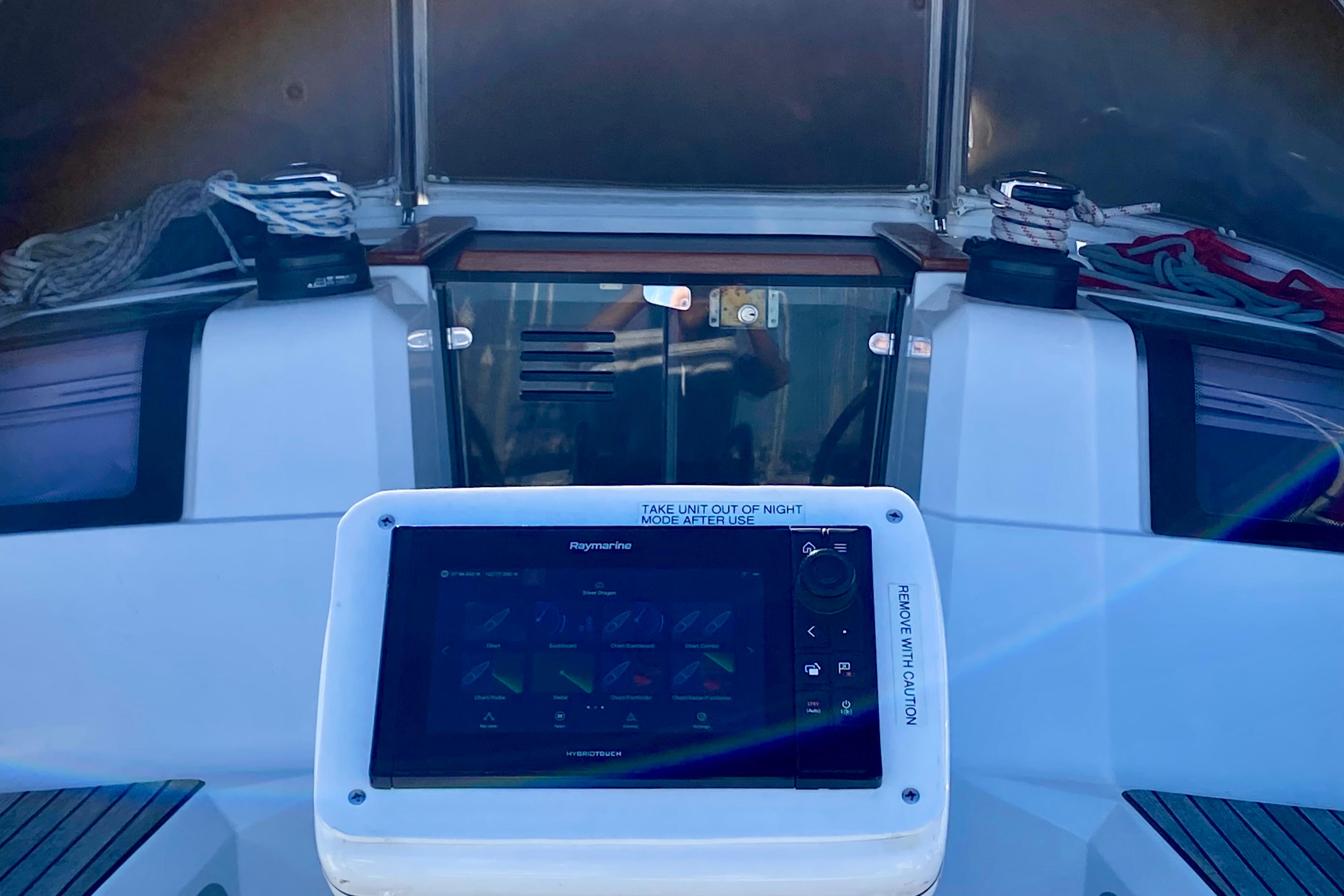 Raymarine. 9" Multifunction Touchscreen Display with WiFi.