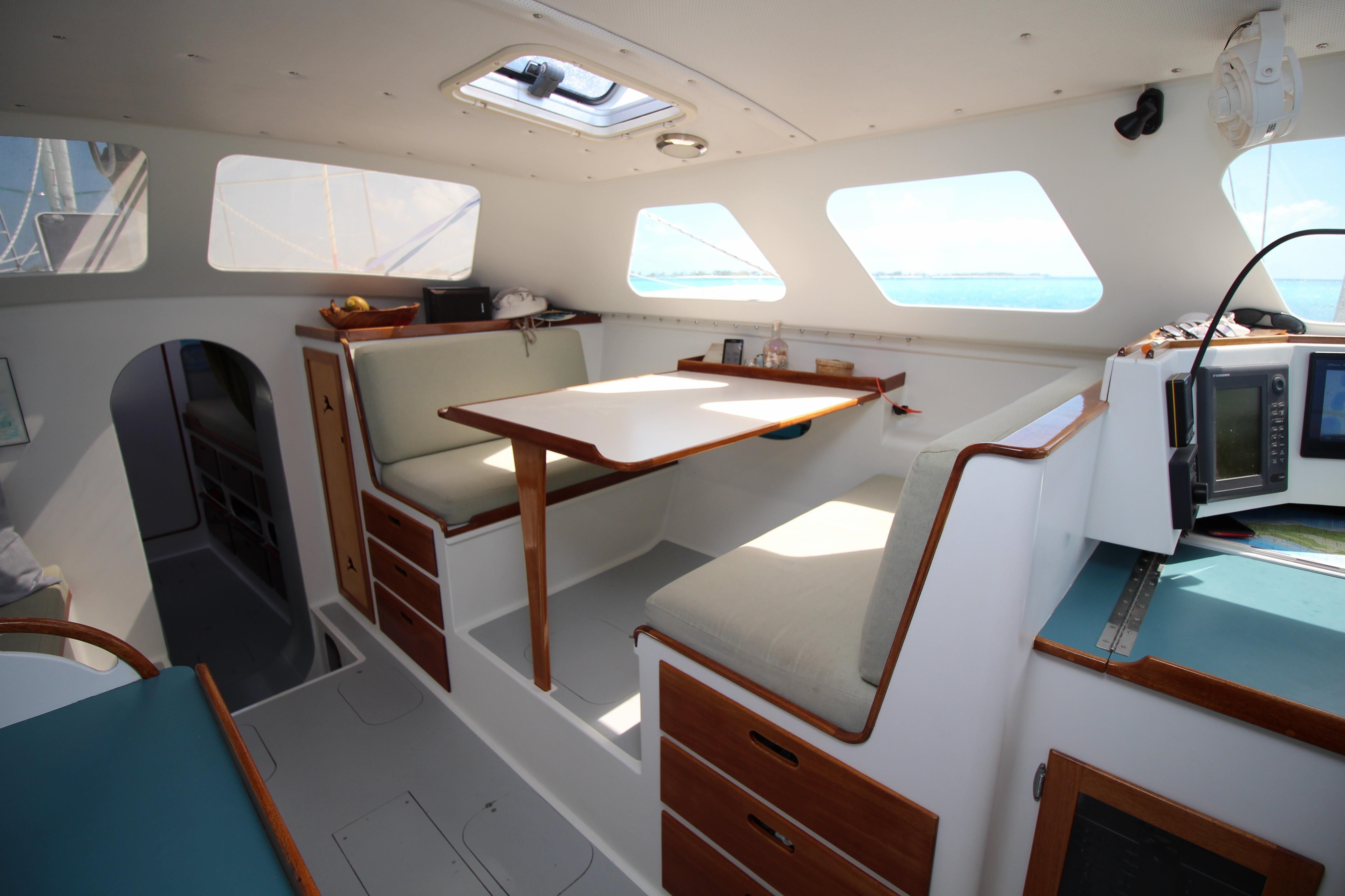 Settee stb side across from galley
