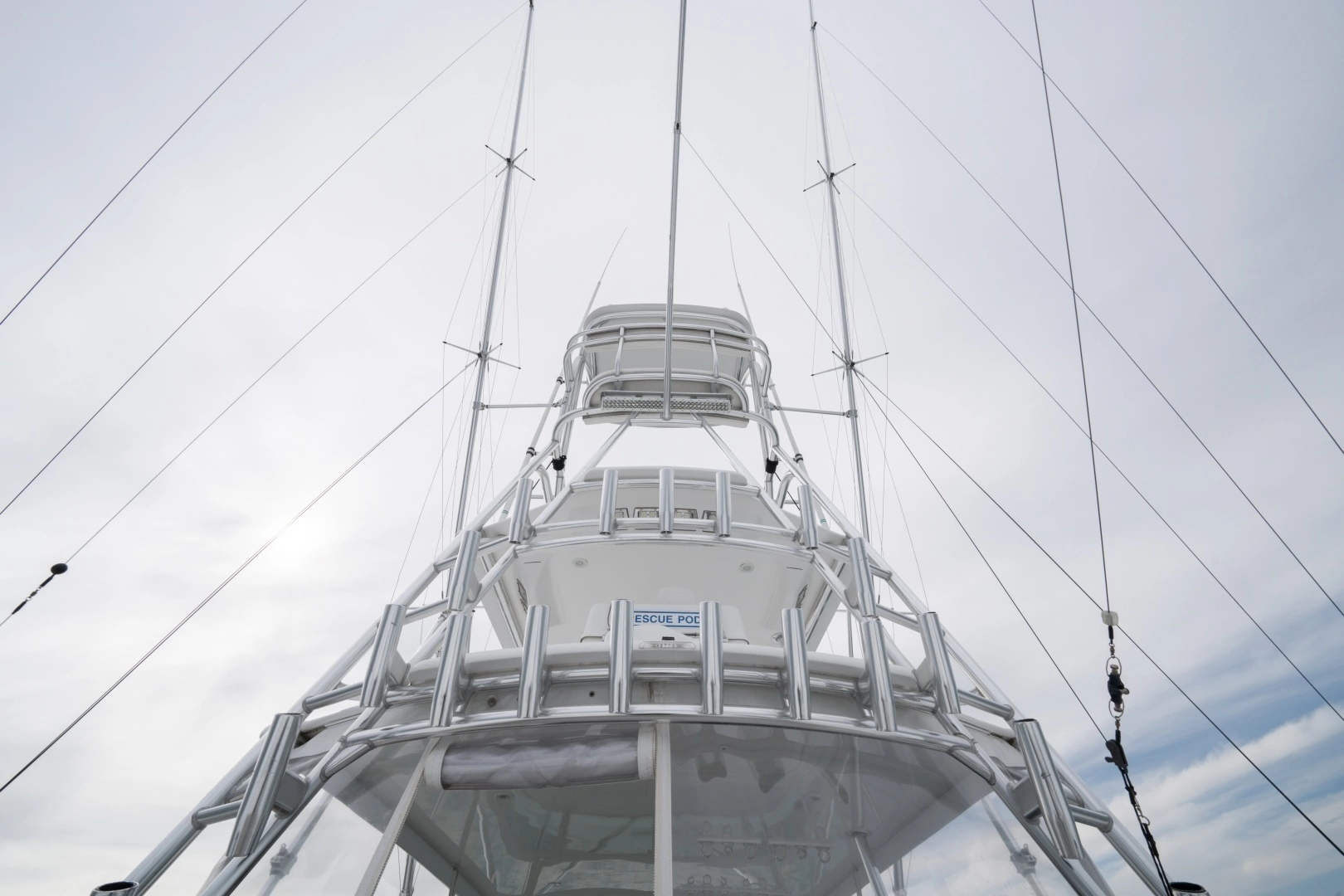 2011 Contender 40 Express - Image 29