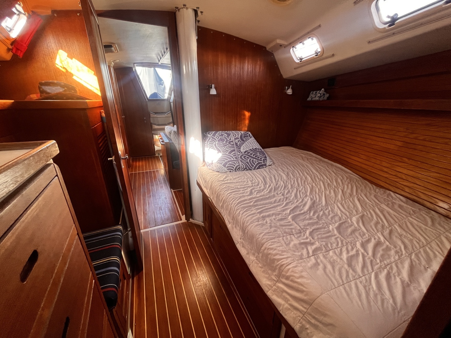 1990 Catalina 42 - Image 6