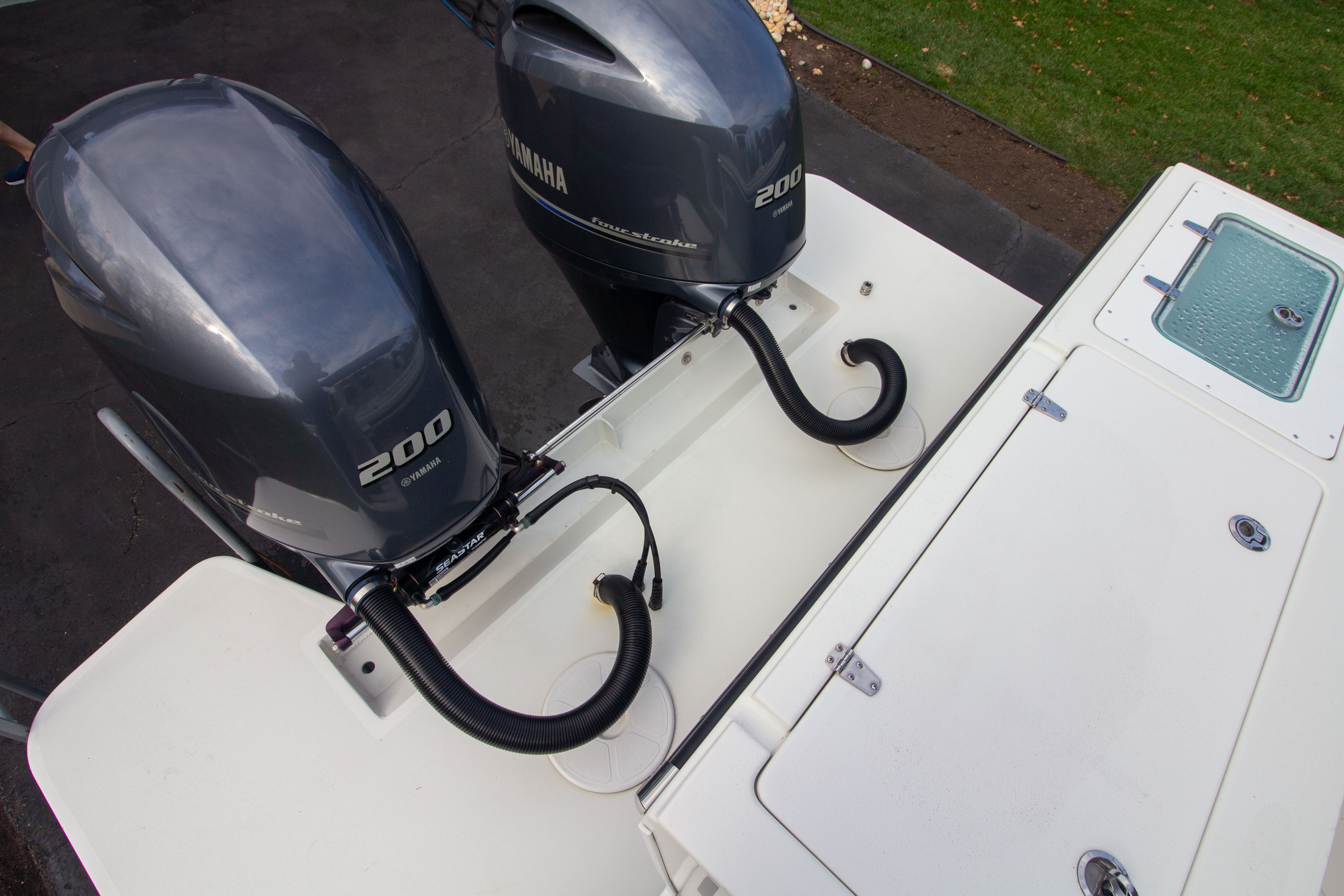 Parker 2520 XLD Sport Cabin 2022 with Yamaha 200 engines.