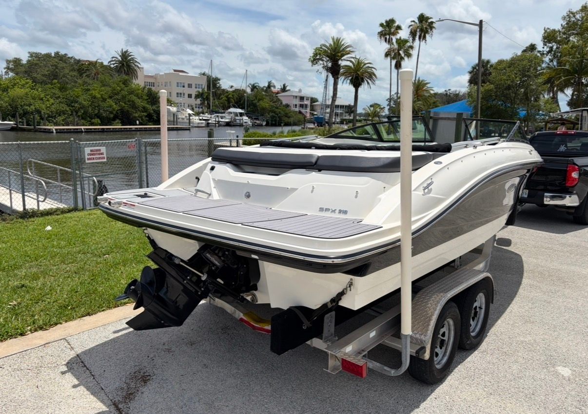 2018 Sea Ray SPX 210 - 23