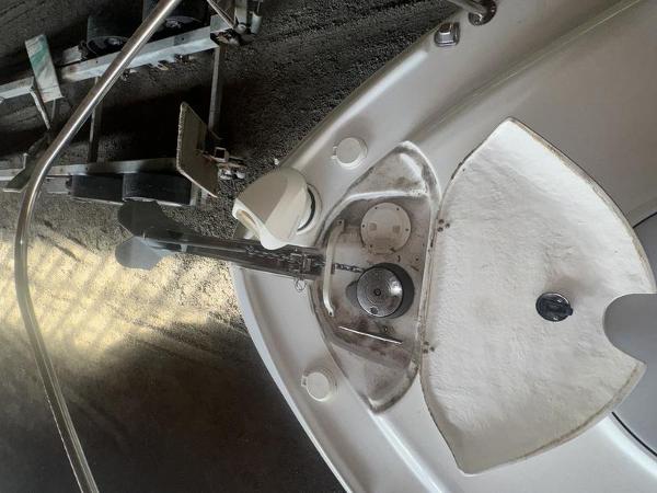 2005 Four Winns 298 Vista boat anchor and bow detail.