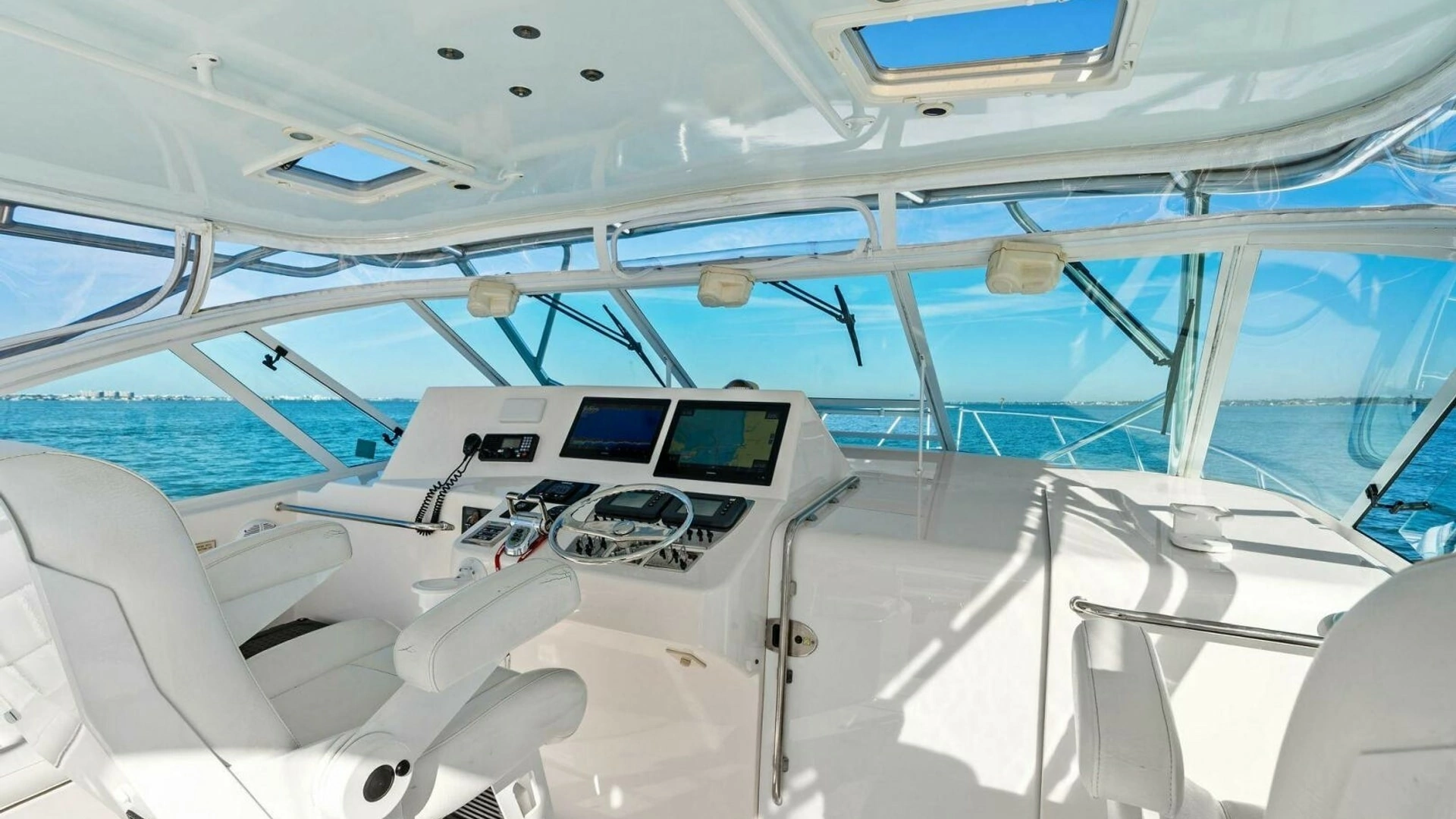 2005 Cabo 40 Express - Image 8