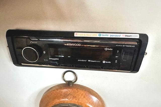 Kenwood stereo system in 1989 Carver 32 Aft Cabin Motor Yacht interior.