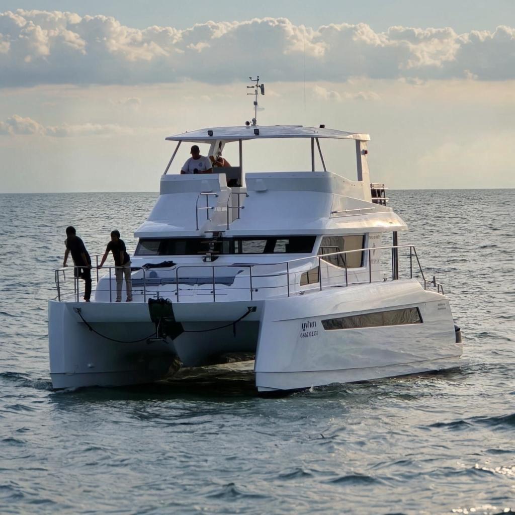 2026 PowerPlay Catamarans PP42 Charter Outboard 4 cabin