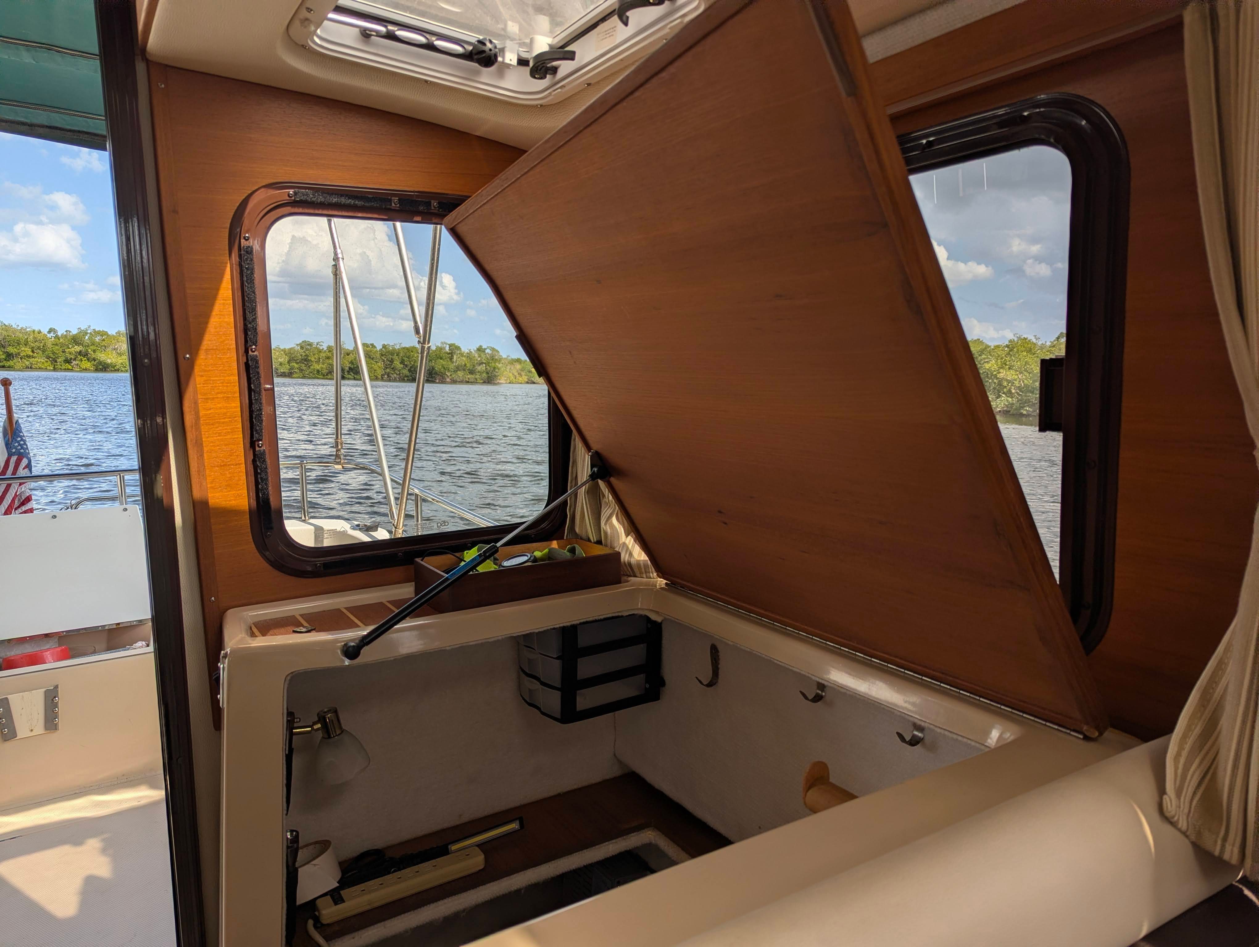 2014 Ranger Tugs R-27 - 23