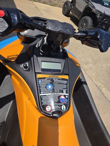 2026 Sea-Doo SparkTrixx For 3 Rotax 900 ACE - 90 Ibr And Aud - 10