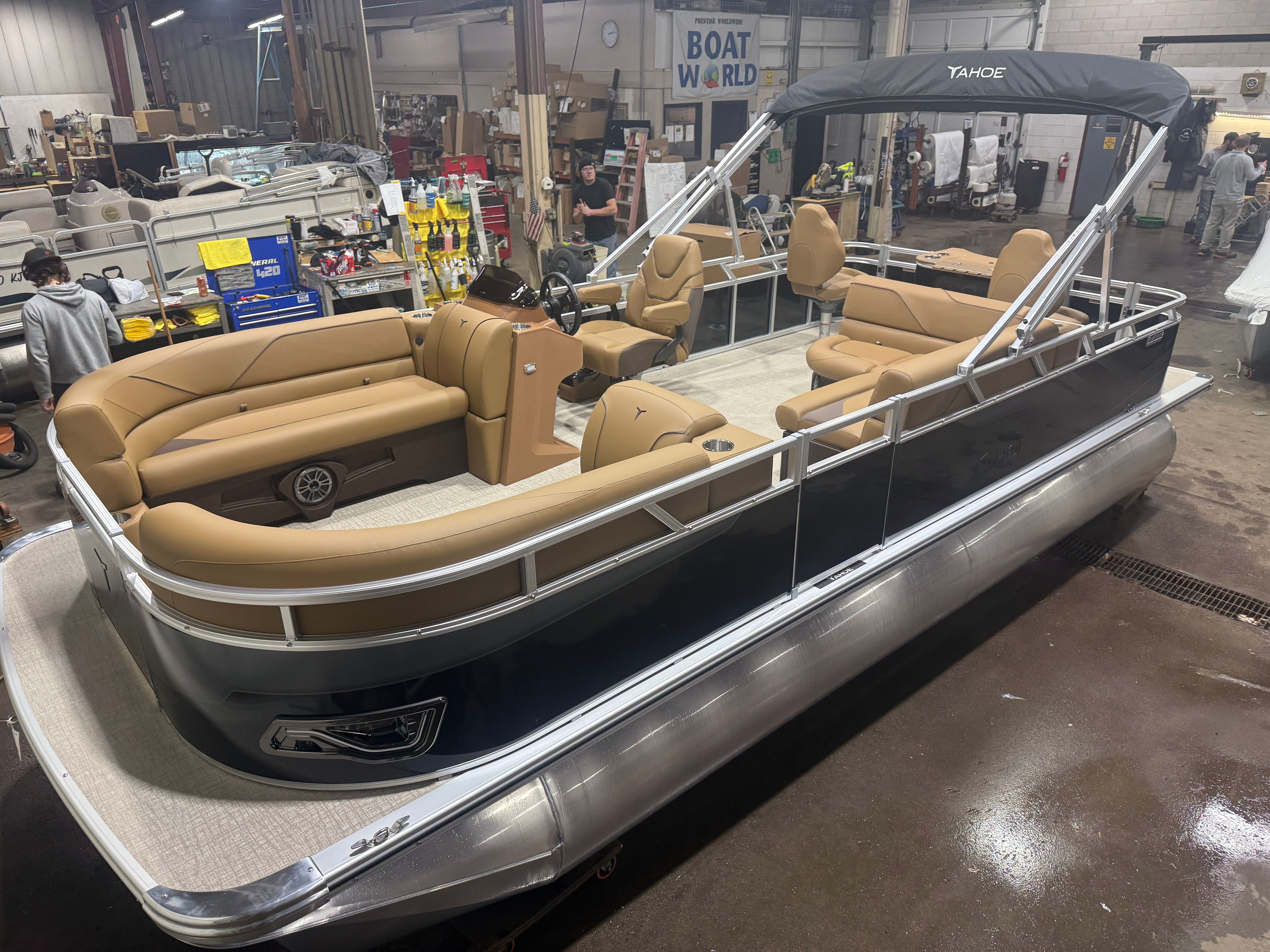 2026 Tahoe Sport Rear Fish 2185 & 4-Stroke $32995