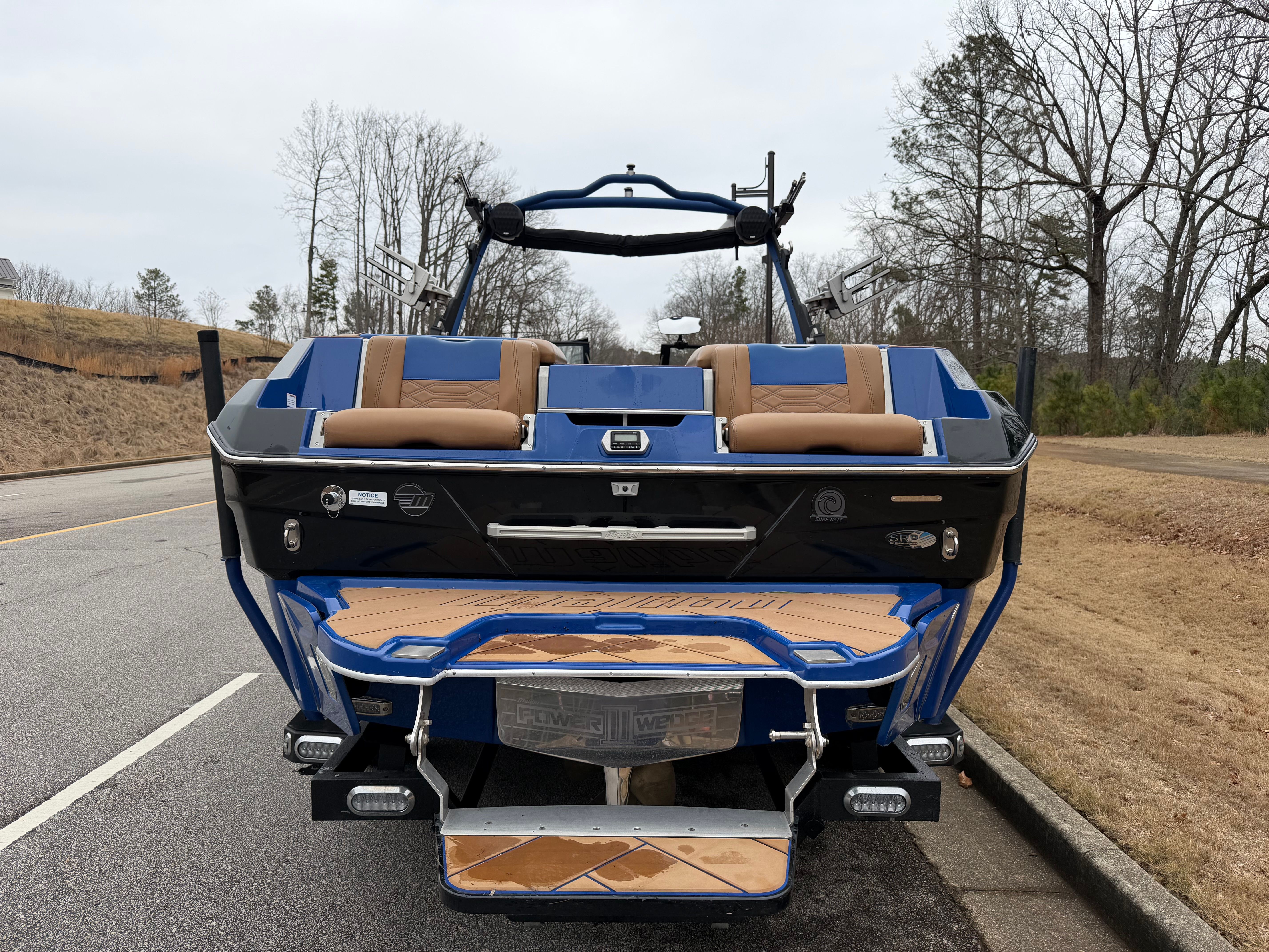 2022 MALIBU 25 LSV - Image 4