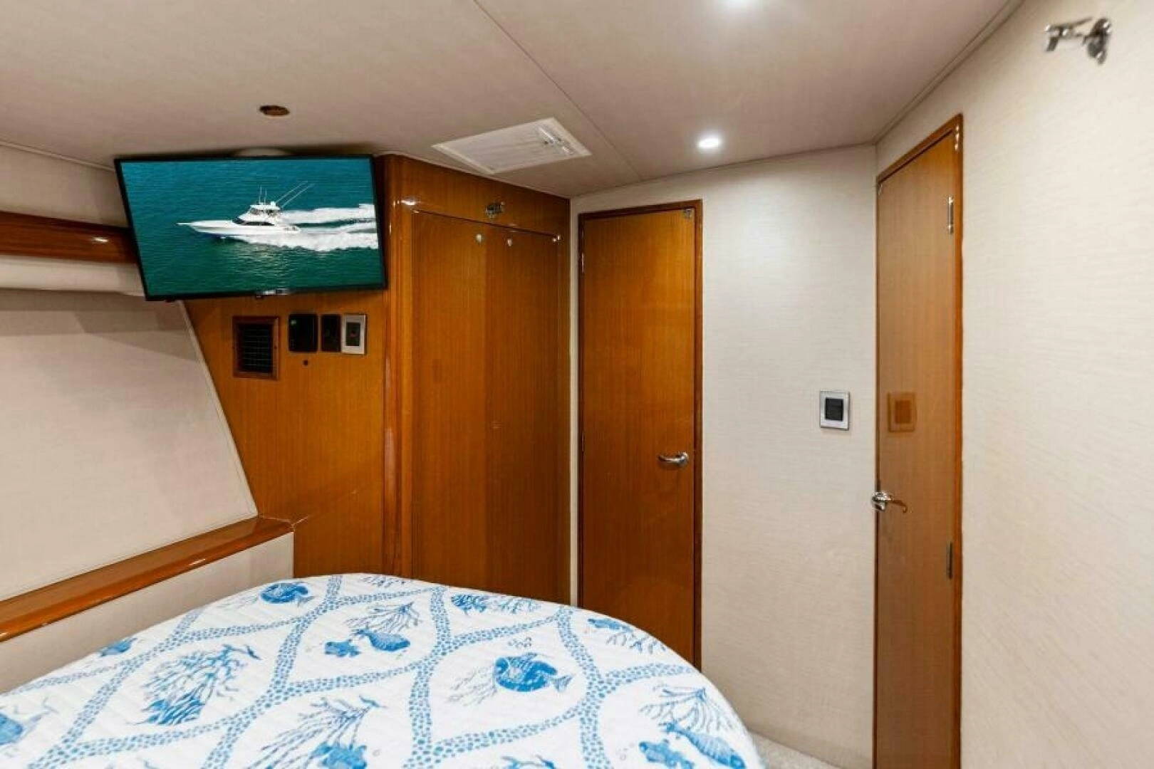 2003 Viking 48 Convertible - Image 34