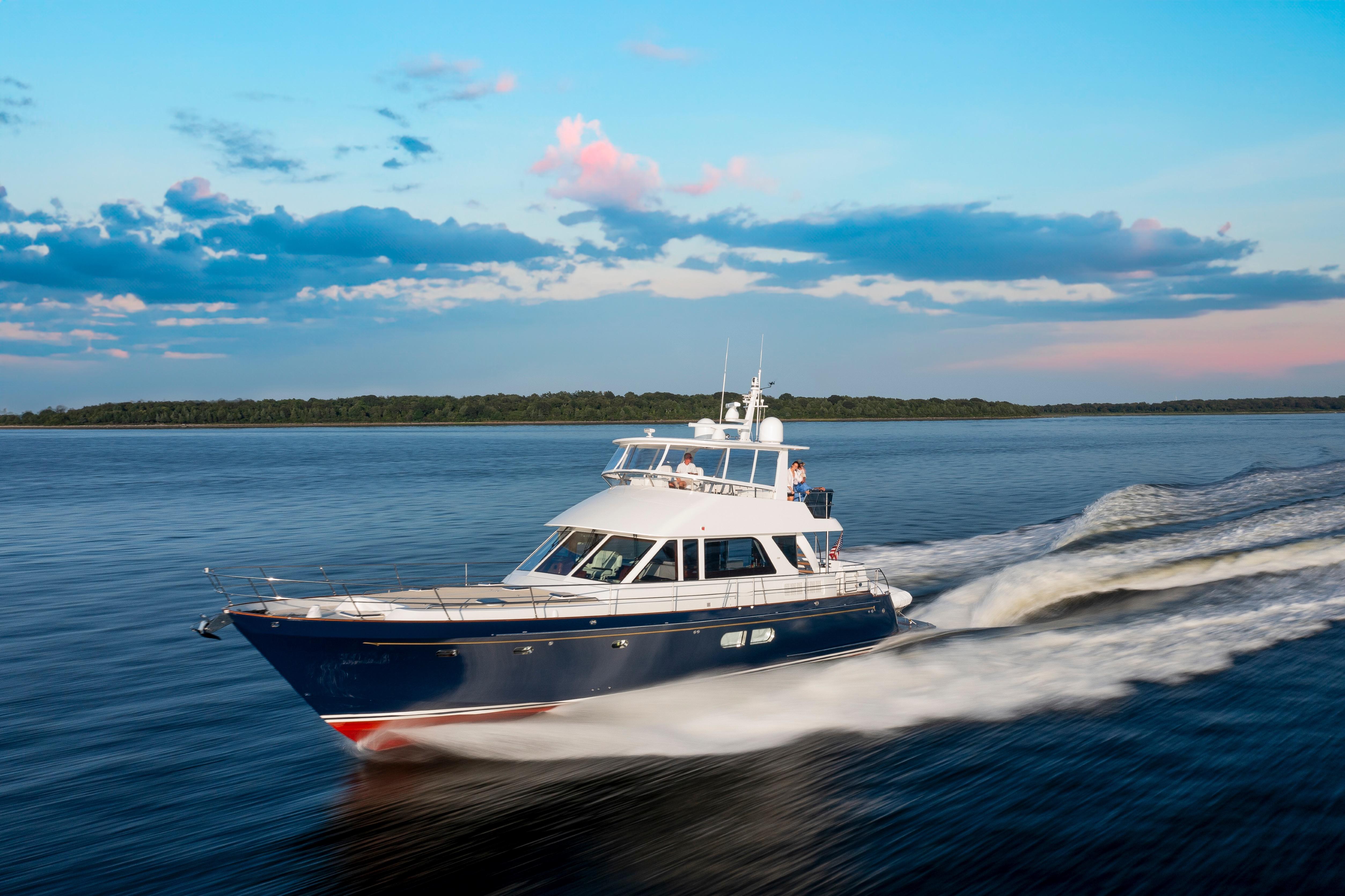 2027 Hunt Yachts 63 Flybridge