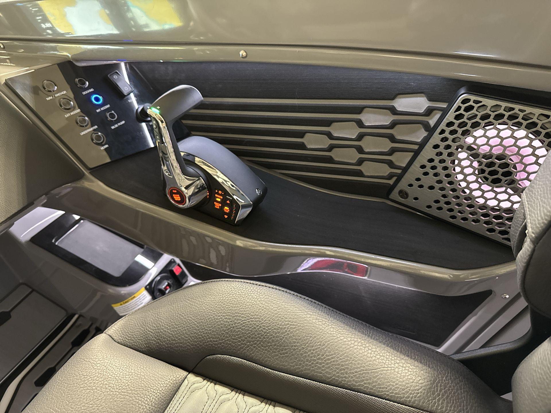 2025 Harris Crowne 250 SL - 11