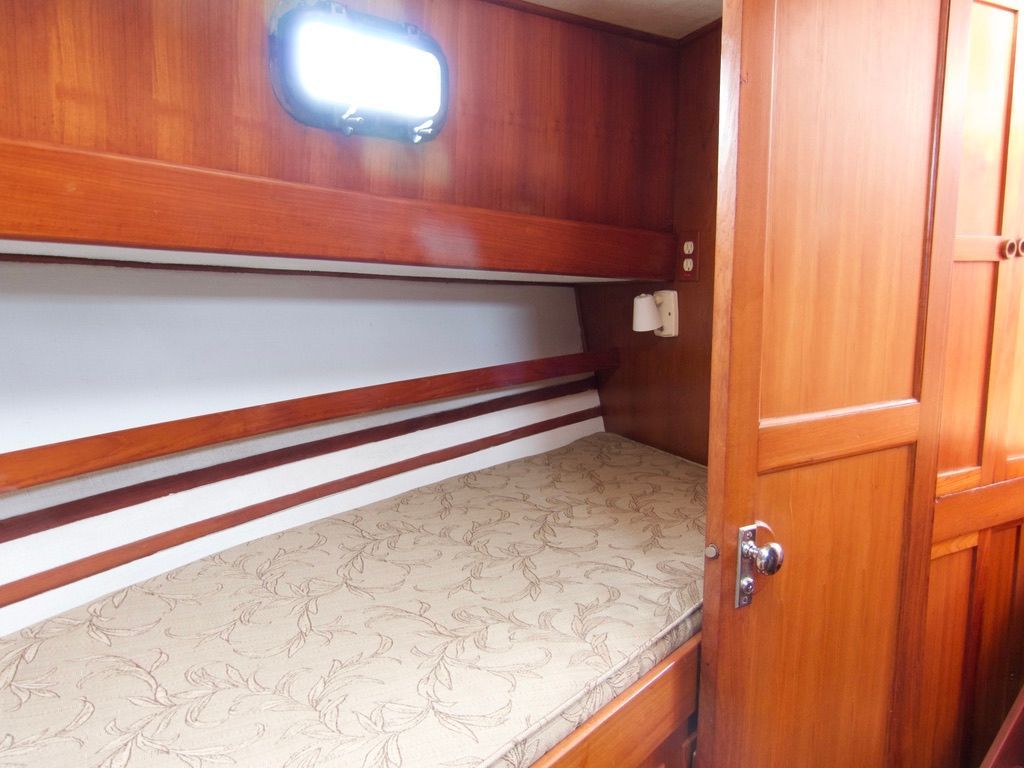 1976 CHB Trawler - 28