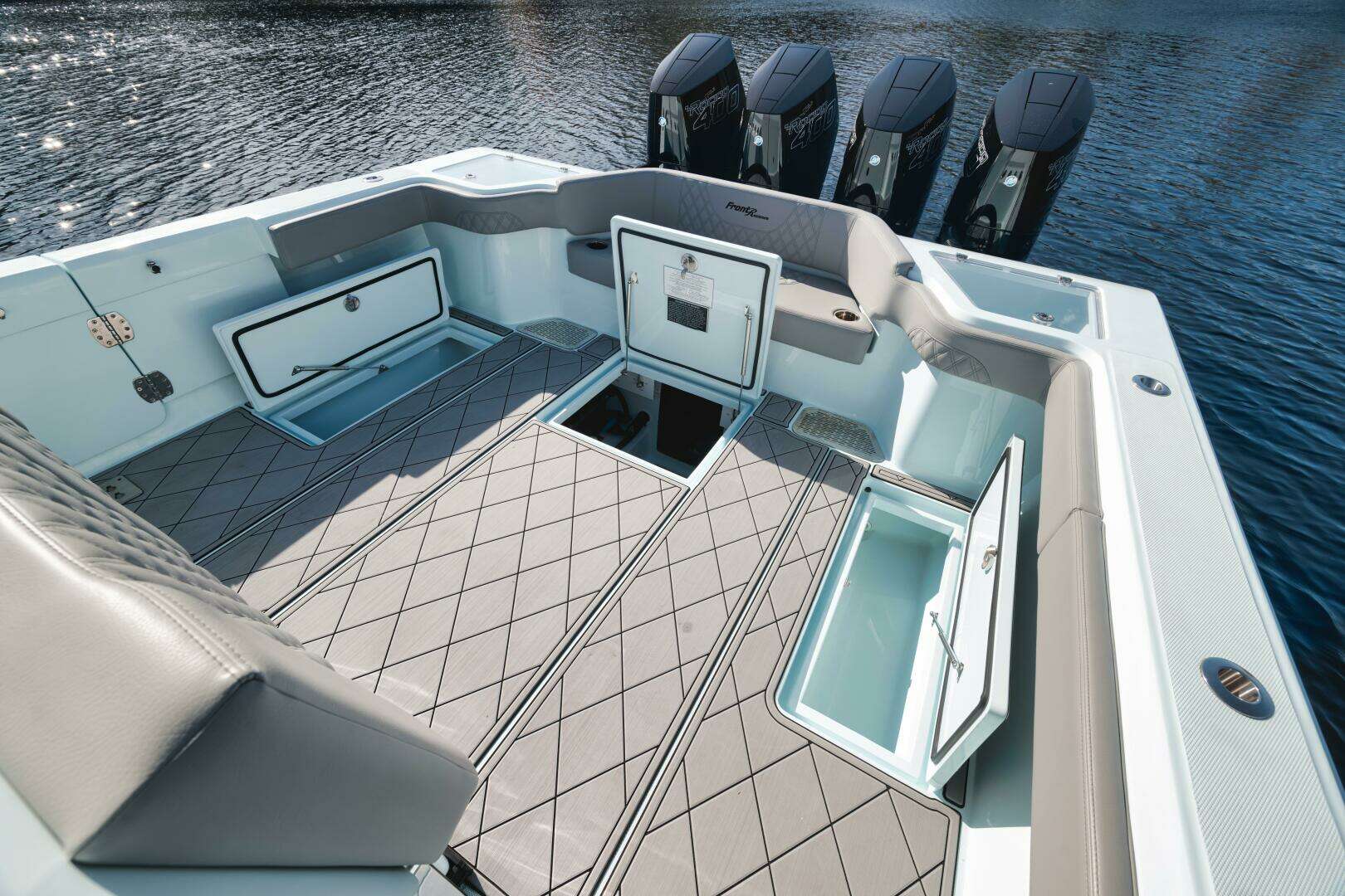 2026 Front Runner 39 Center Console - Image 11