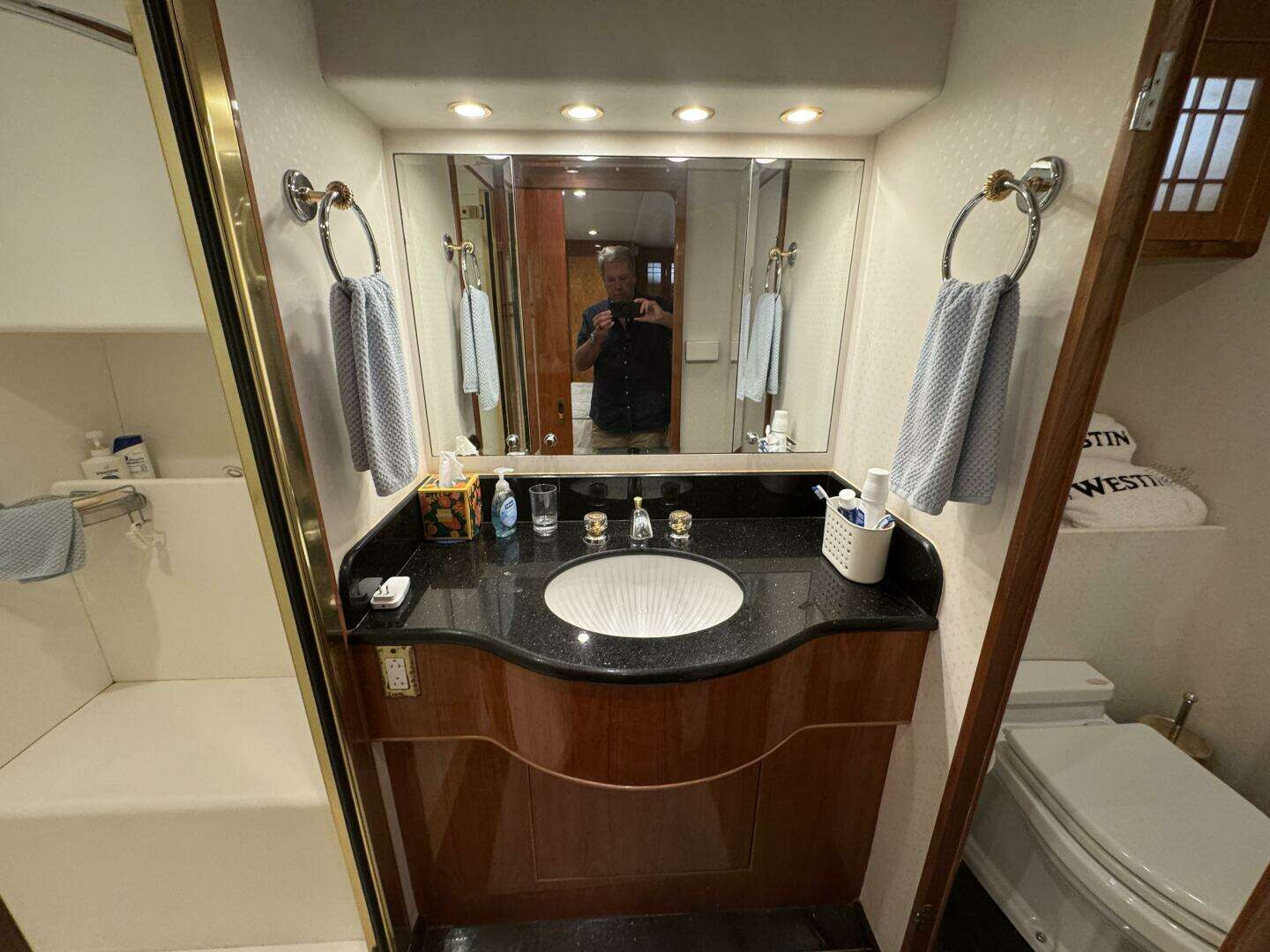 2004 Altima 55 Pilothouse - Image 42