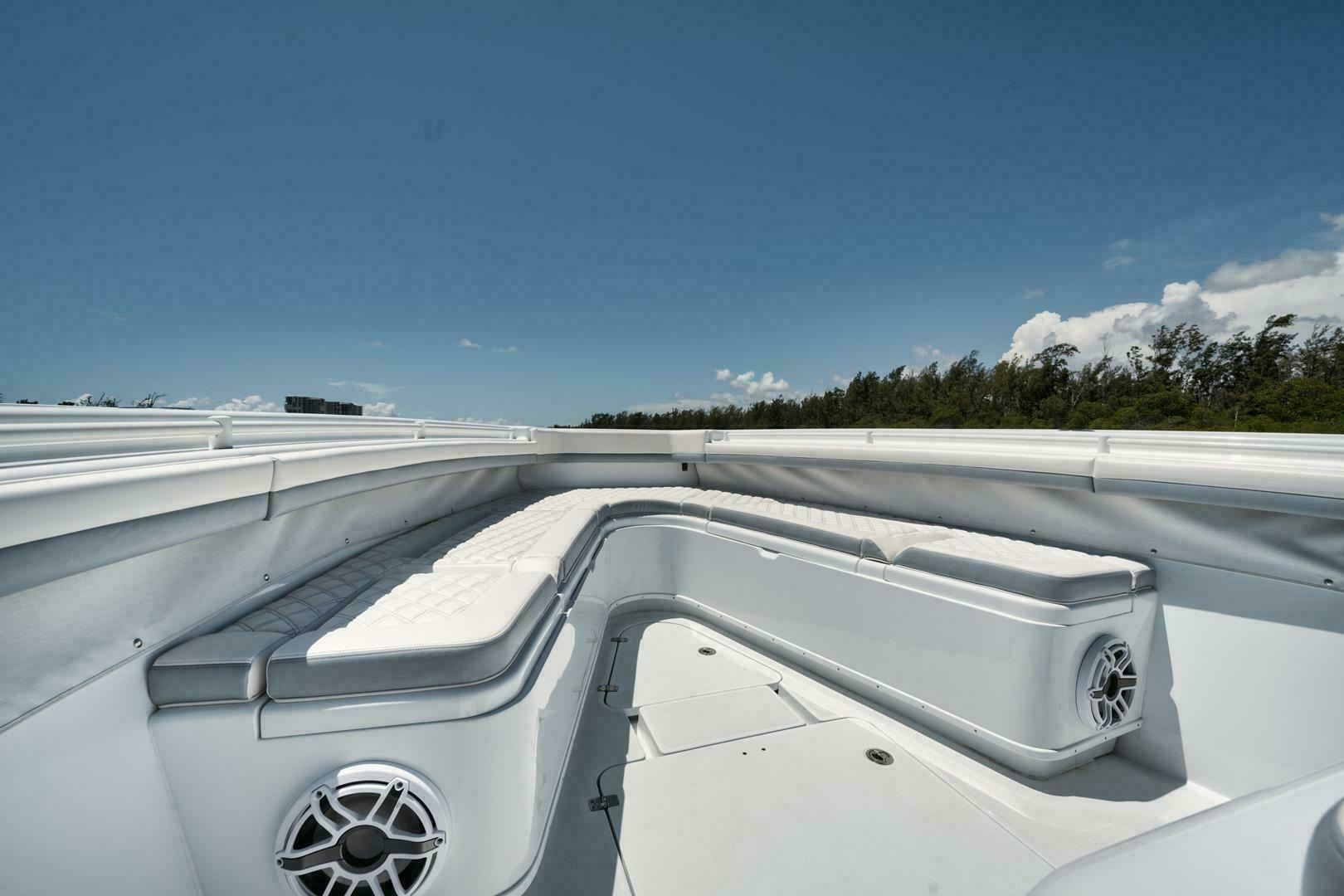 2026 Yellowfin 42 Offshore - Image 19