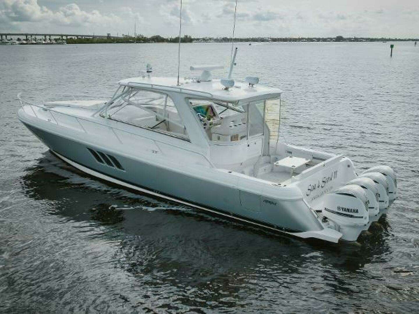 2018 Intrepid 475 Sport Yacht - Image 4