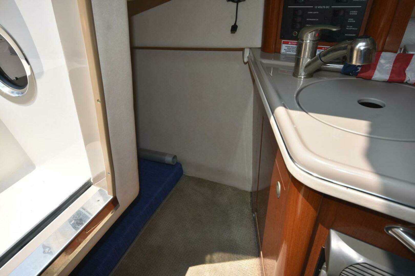 2008 Sea Ray 240 Sundancer - Image 24