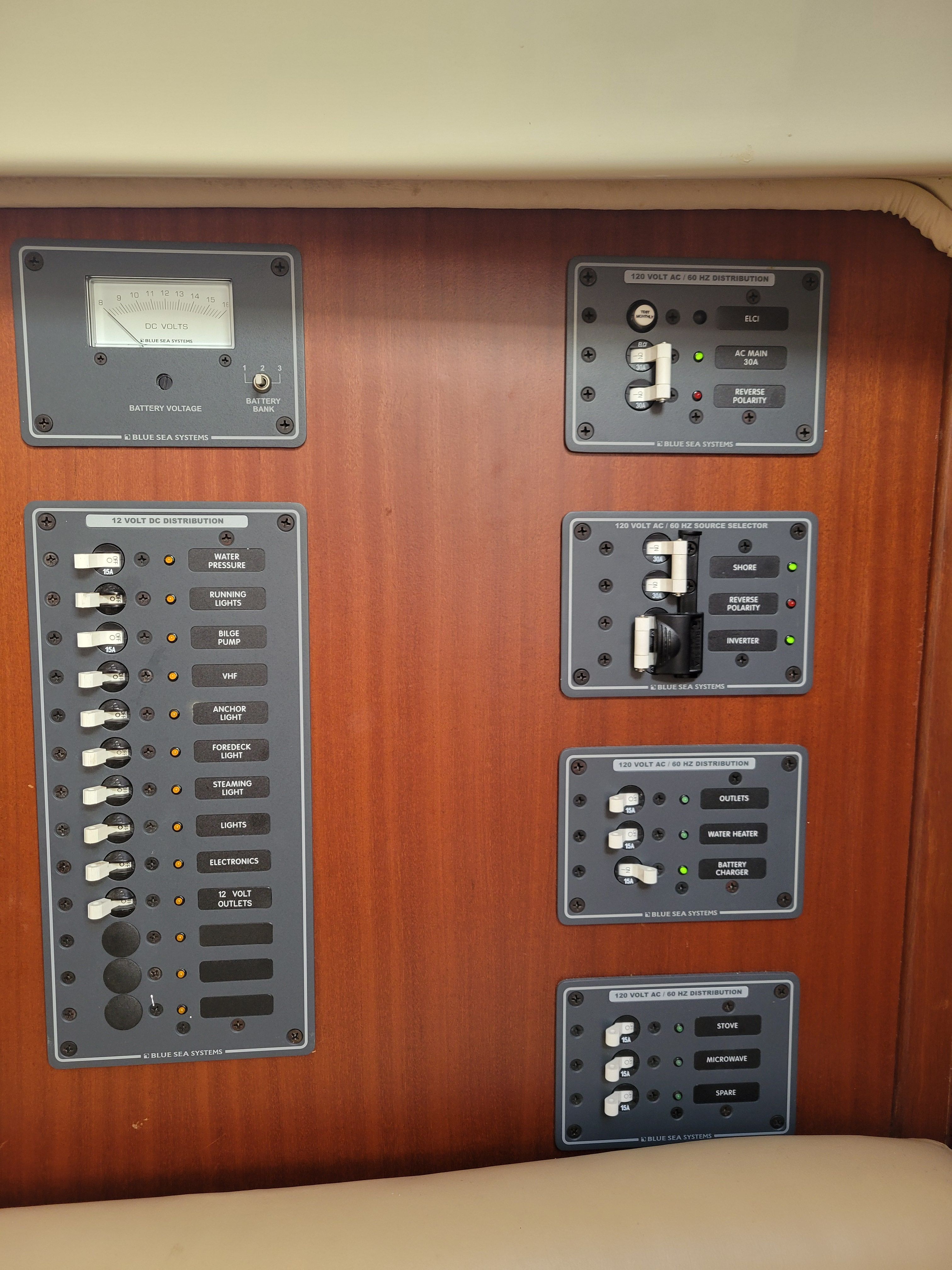 Control panel of a 2018 Hake Seaward 26 RK yacht.