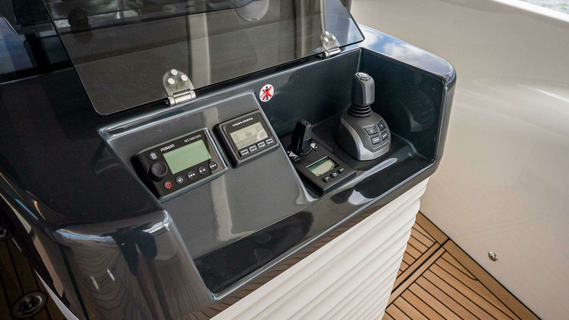 2026 Absolute Navetta 58 - Image 12