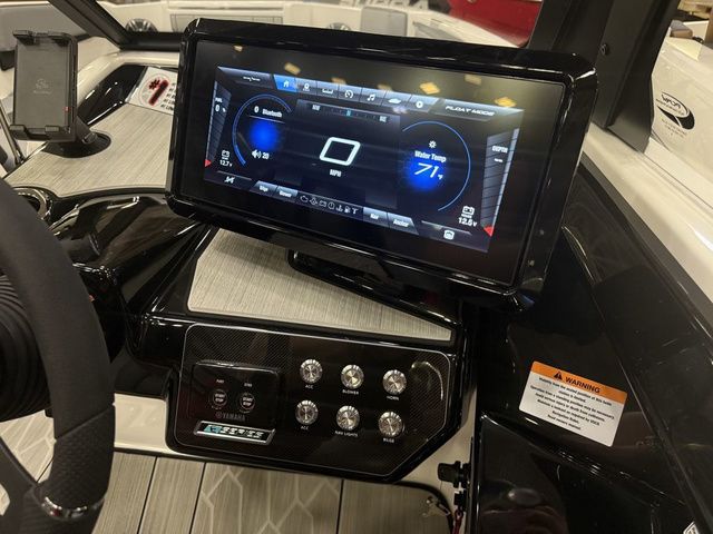 2026 Yamaha Boats 222XE - 12