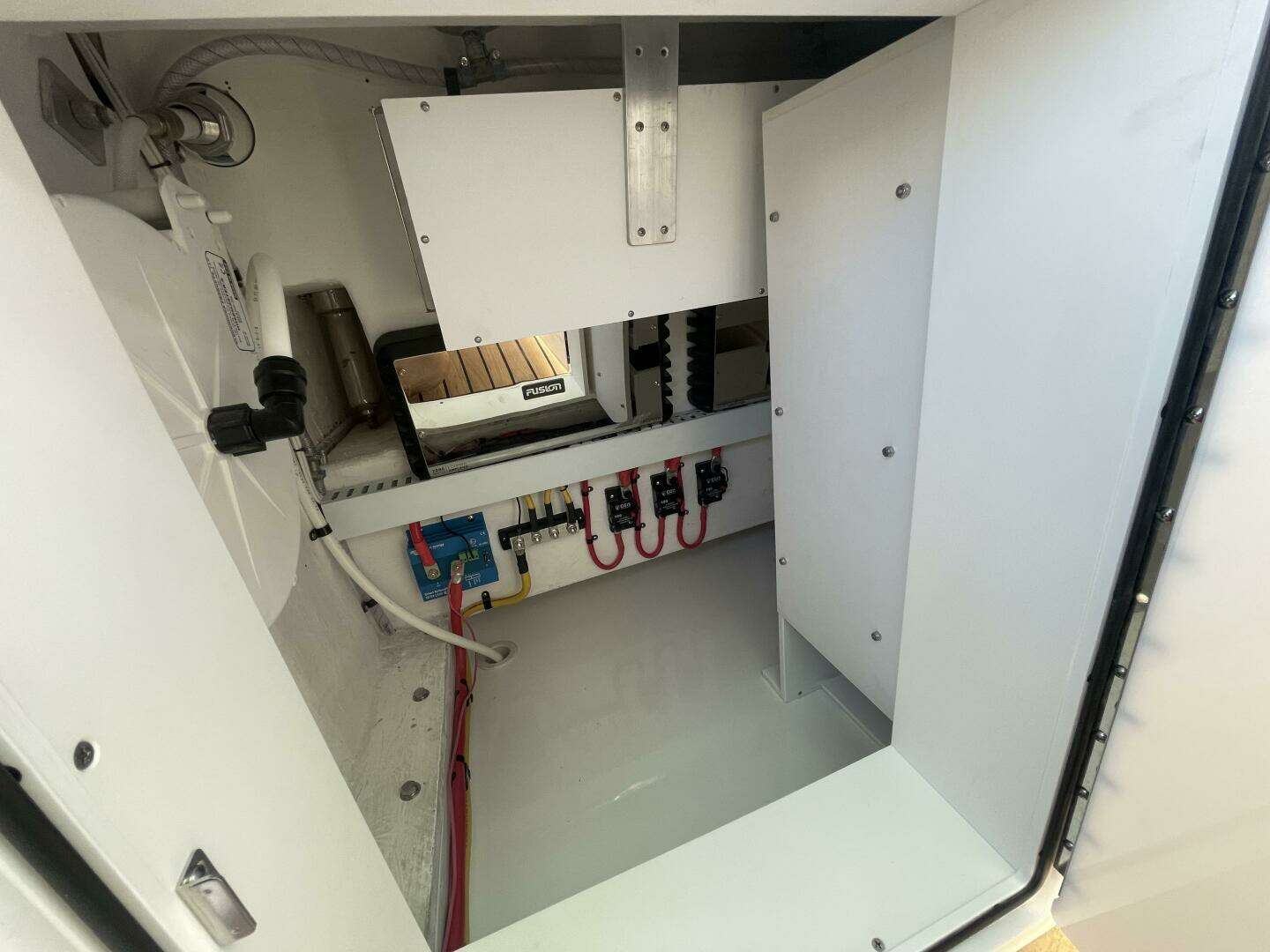 2026 Mag Bay 43 Center Console - Image 44