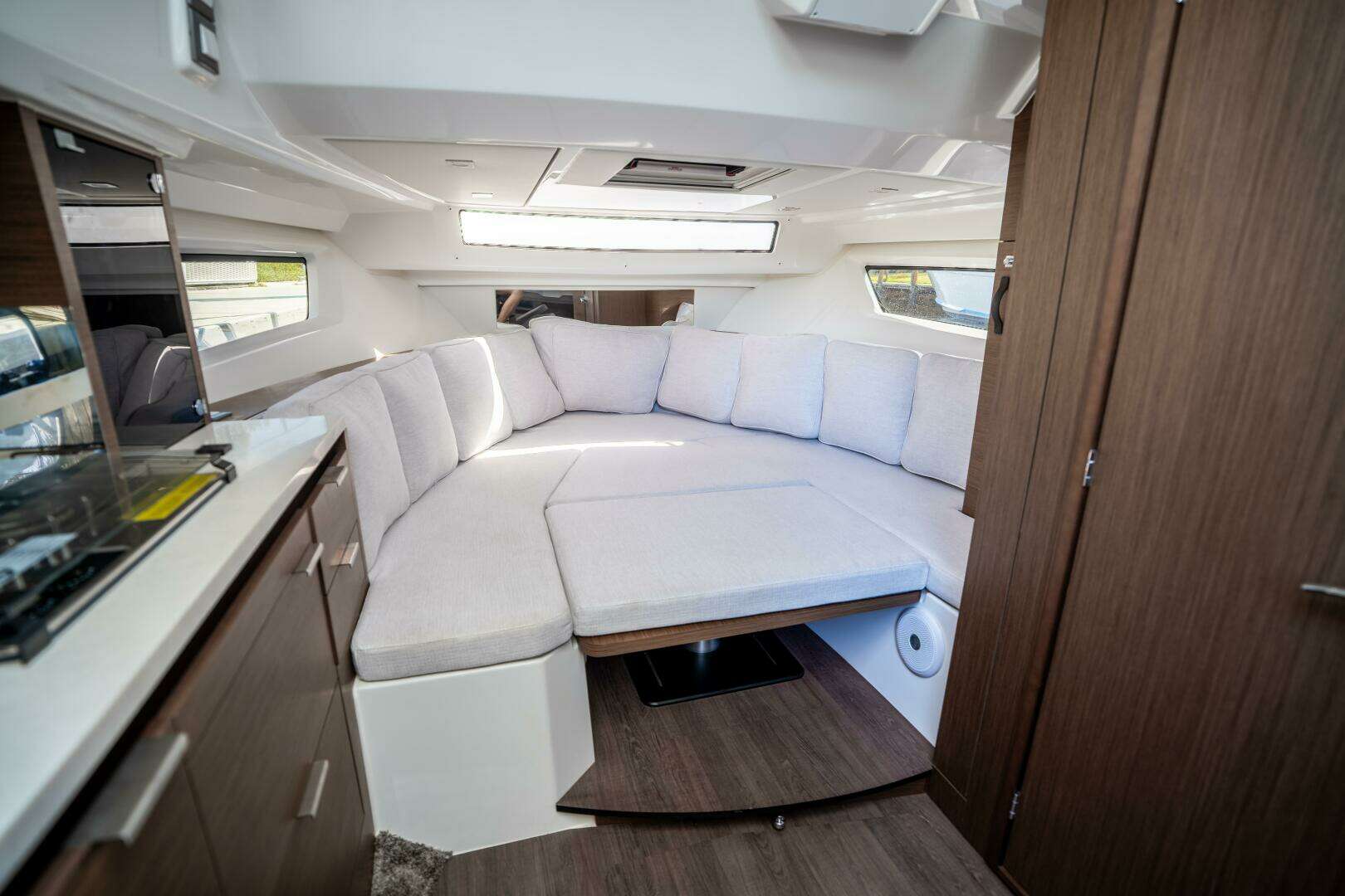 2024 Jeanneau Leader 10.5 WA S2 - Image 39