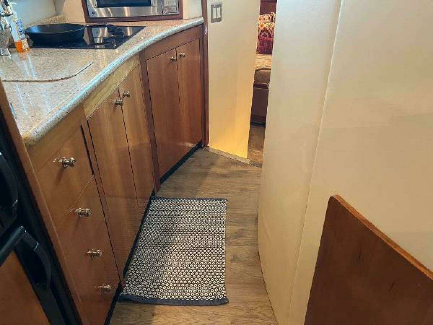 2001 Carver 450 Voyager Pilothouse - Image 66