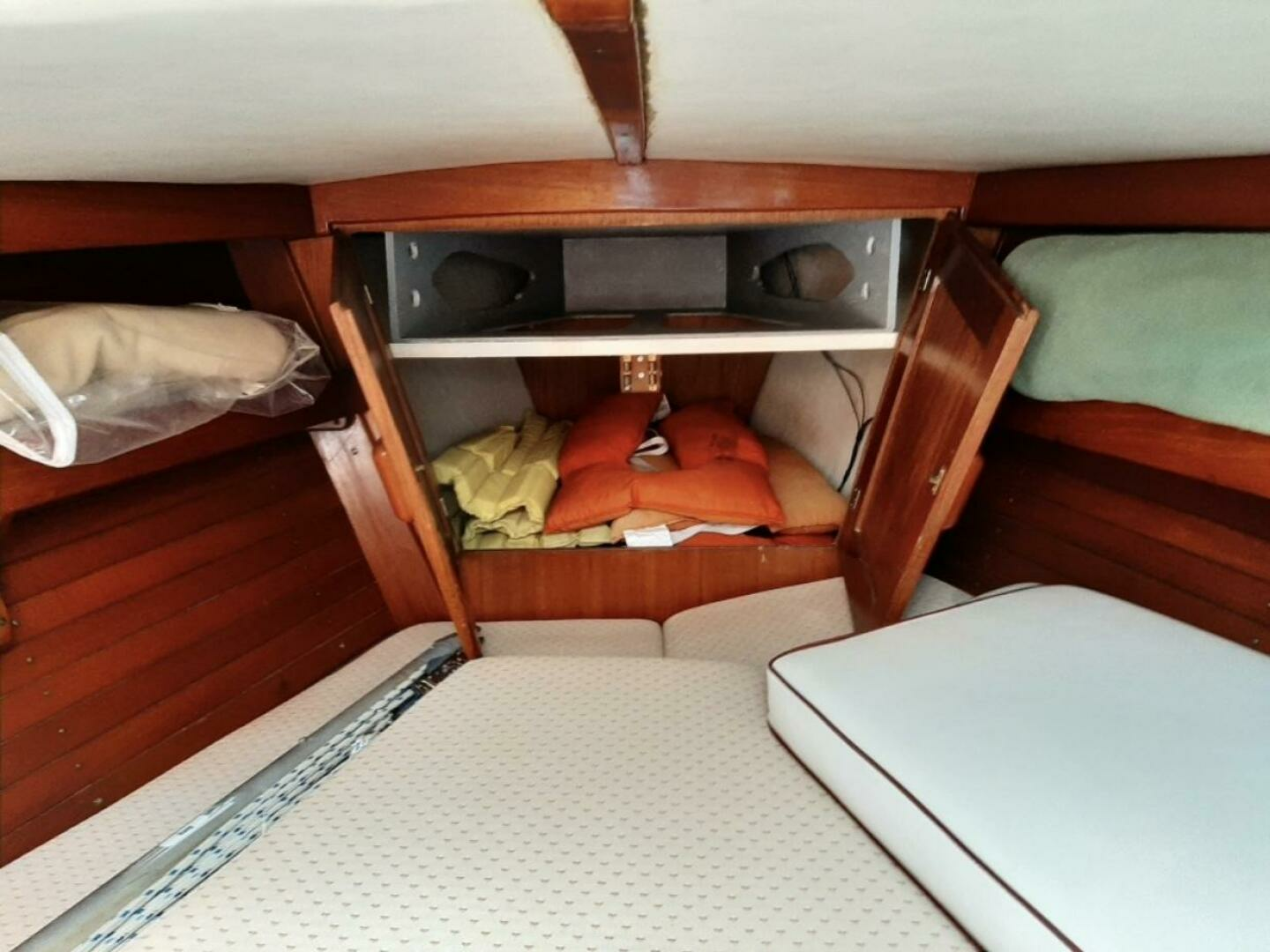 1988 J Boats — - Image 21