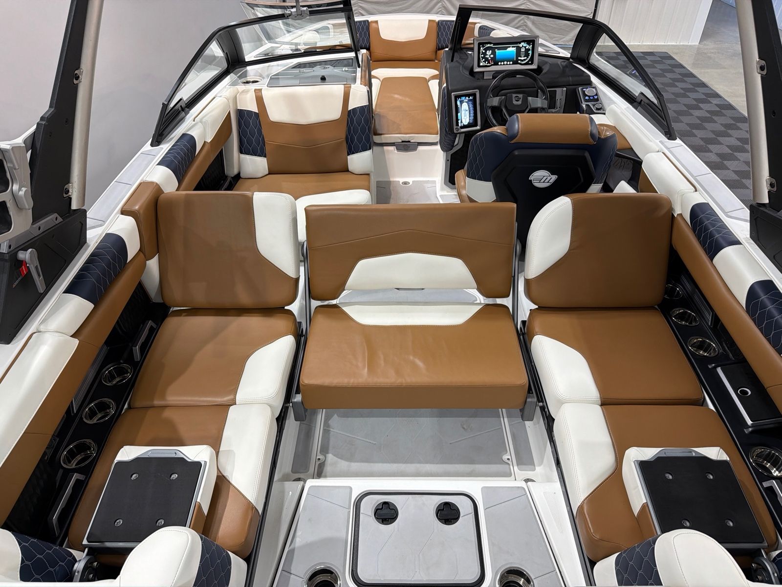 2023 Malibu M220 - 14