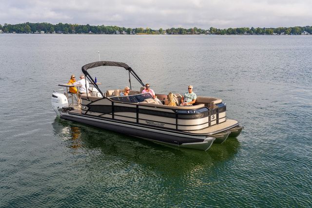 2026 Vanderbilt 700T