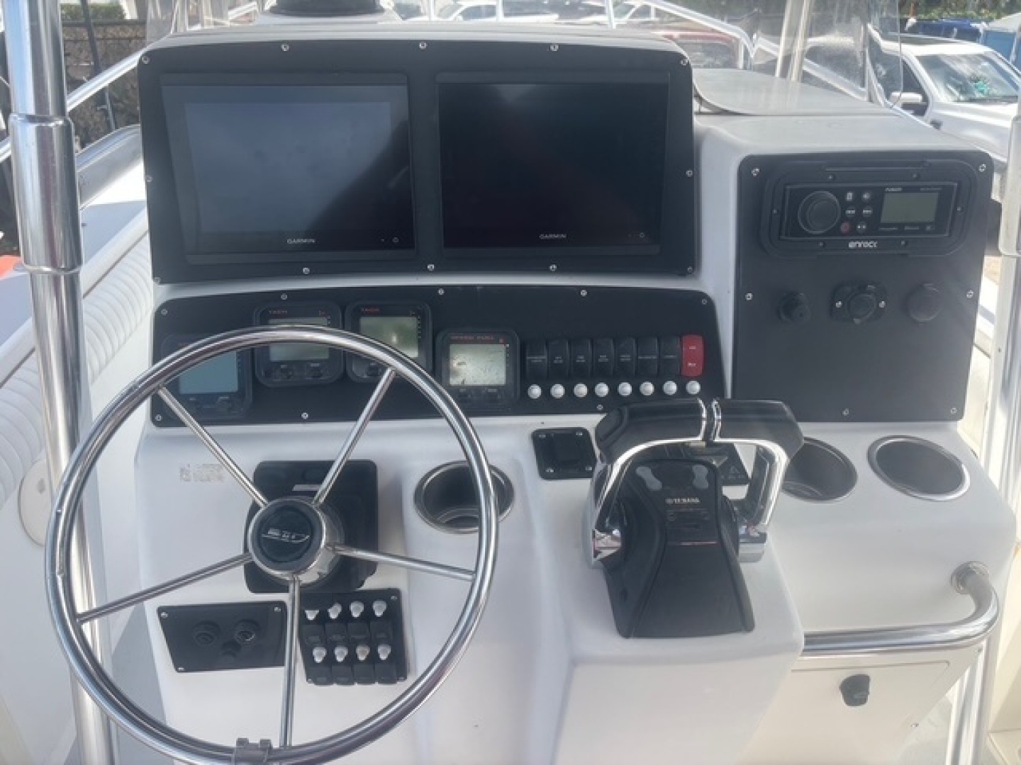 2001 Boston Whaler 26 Outrage - Image 4