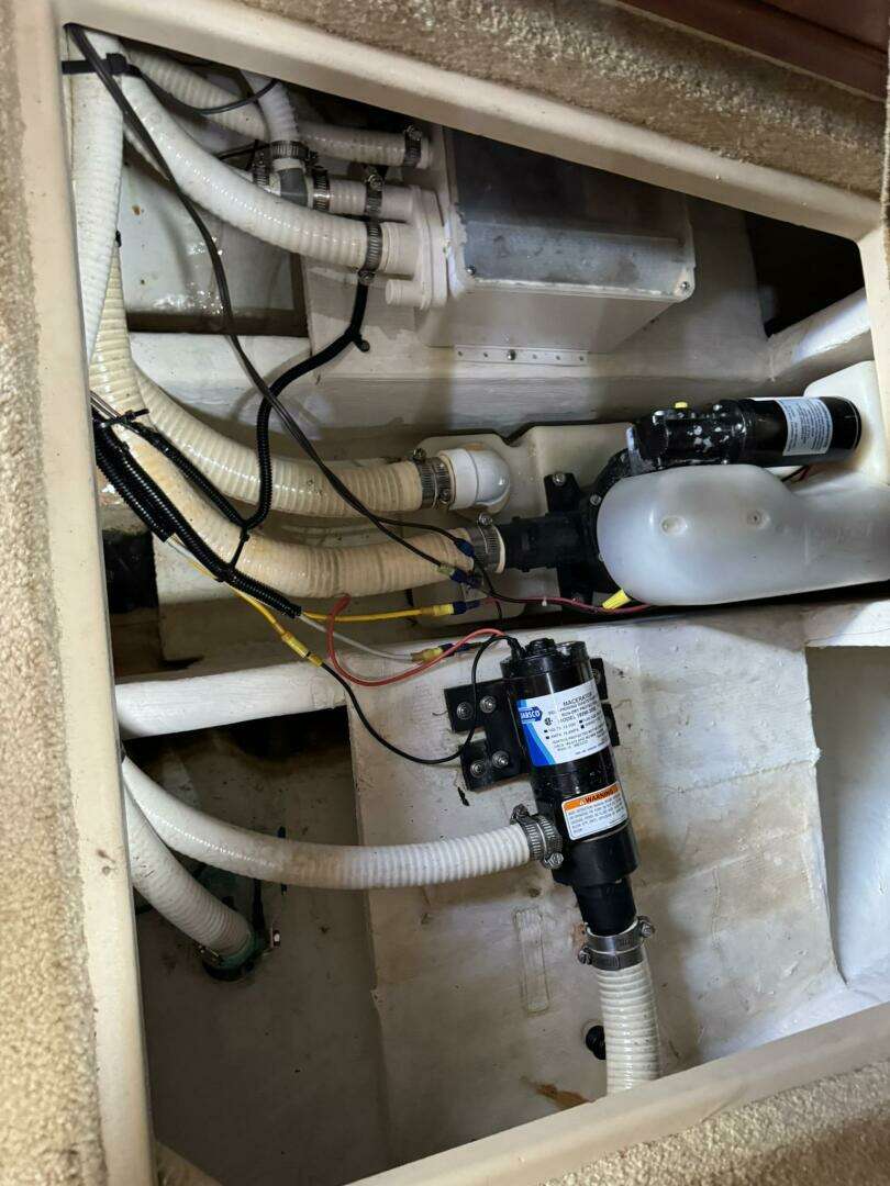 2003 Cruisers Yachts 3772 - Image 115