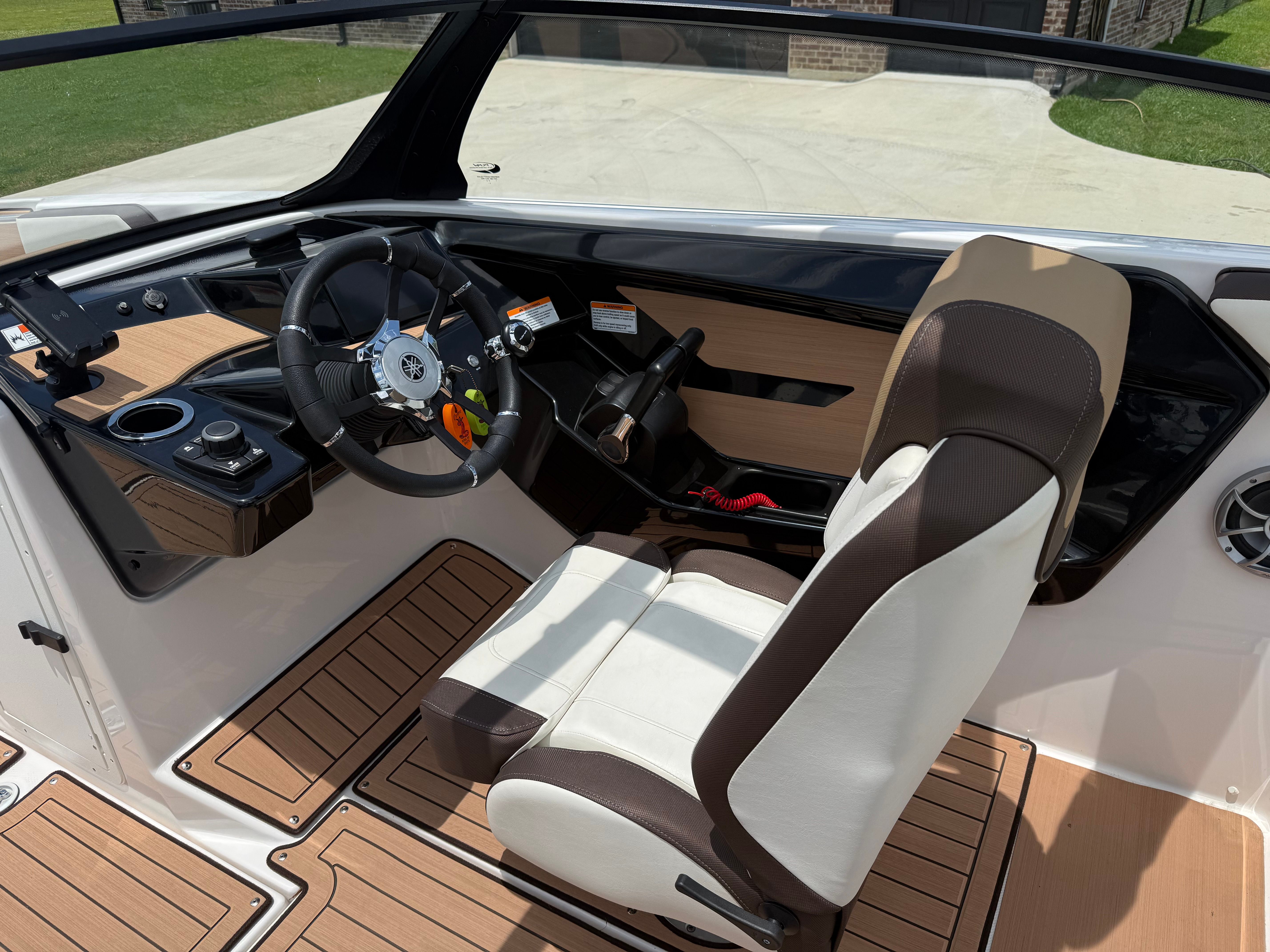 2023 Yamaha Boats 222S - 7